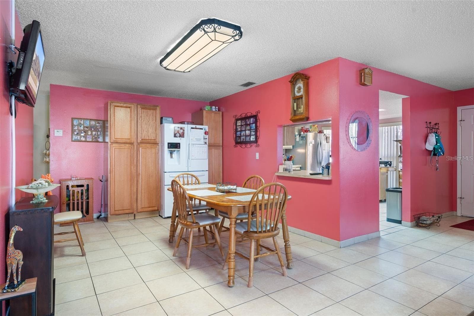 DINING - 8914 SCHRADER BLVD, PORT RICHEY