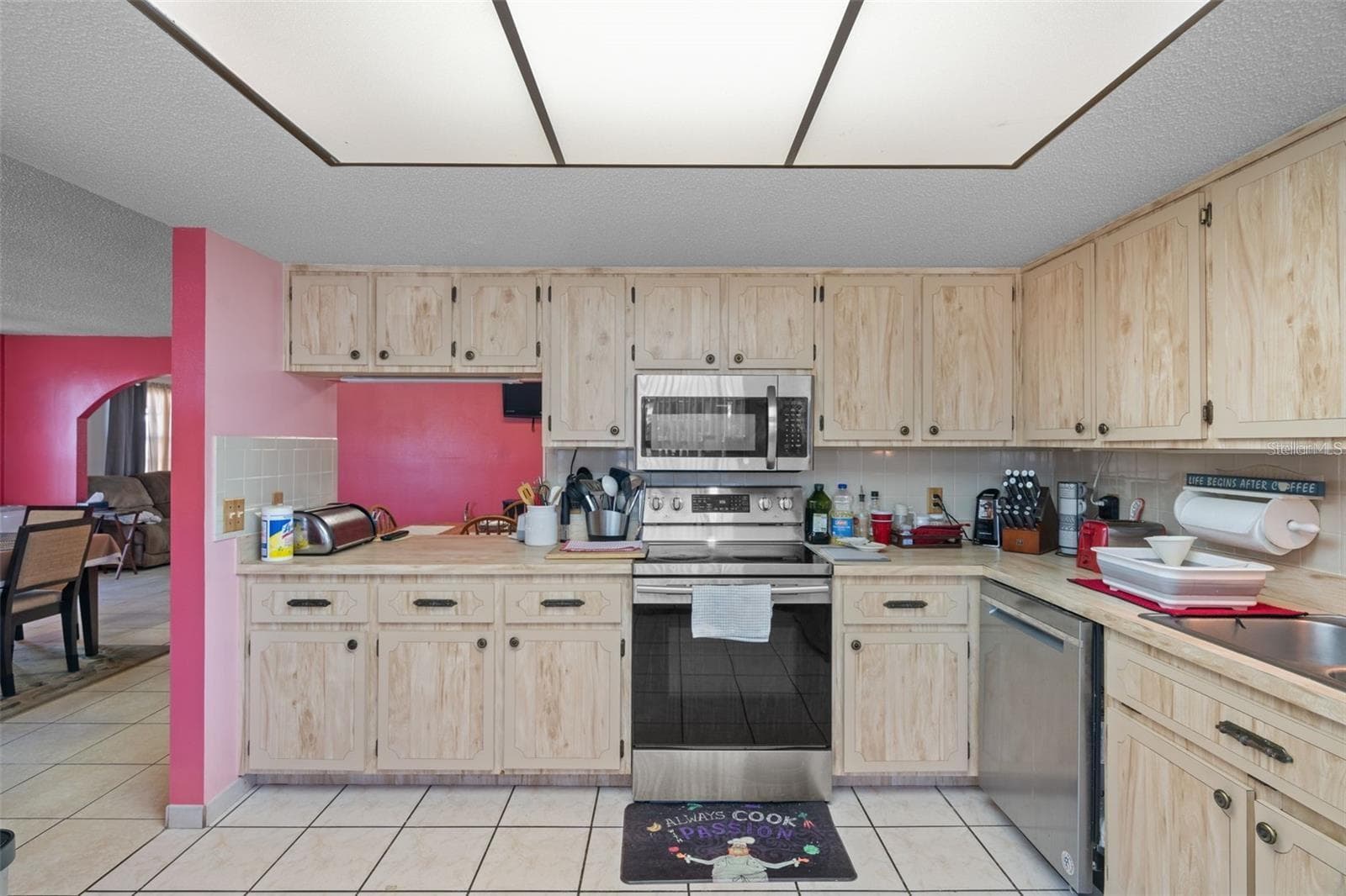 KITCHEN - 8914 SCHRADER BLVD, PORT RICHEY