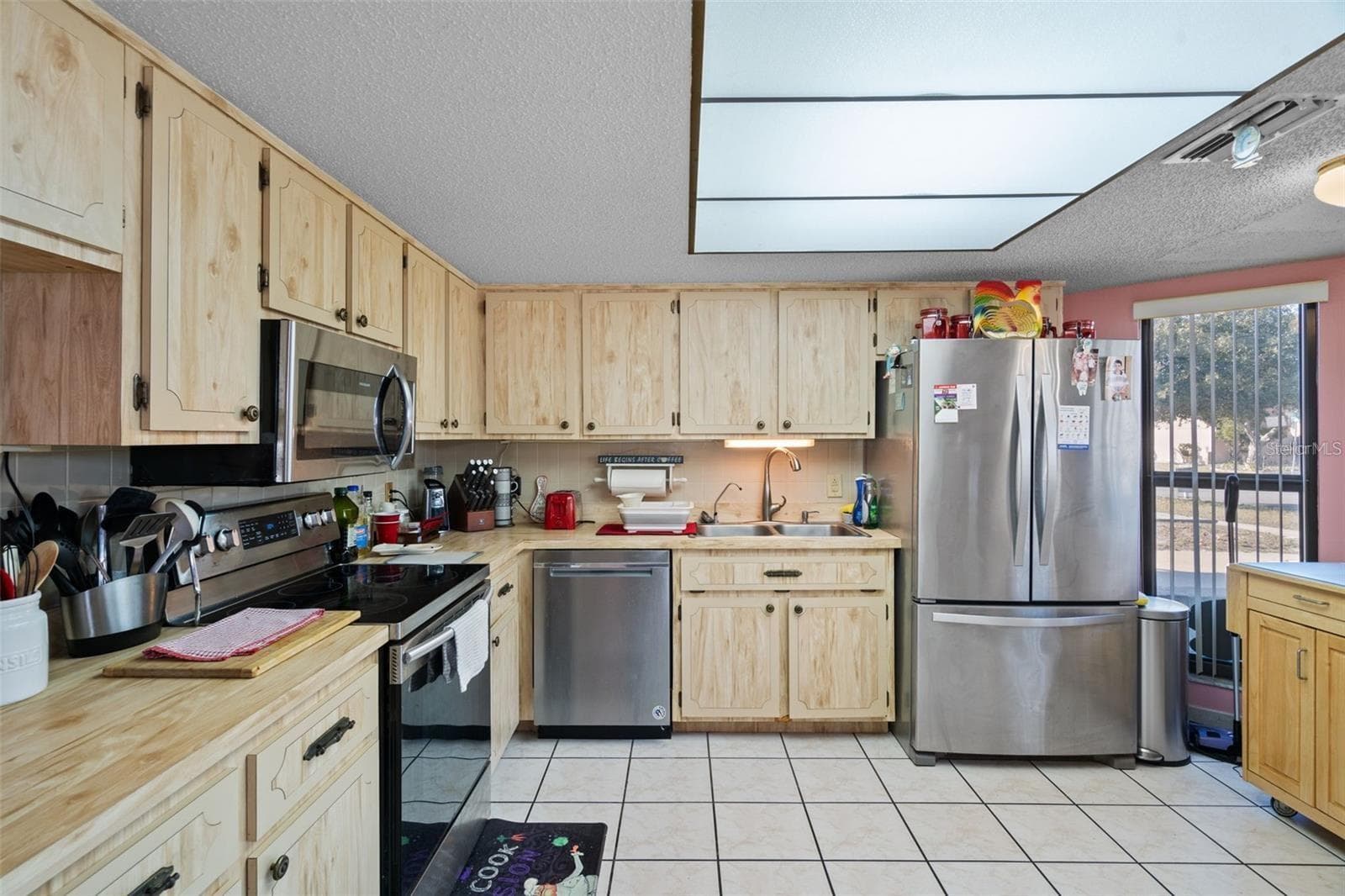 KITCHEN - 8914 SCHRADER BLVD, PORT RICHEY