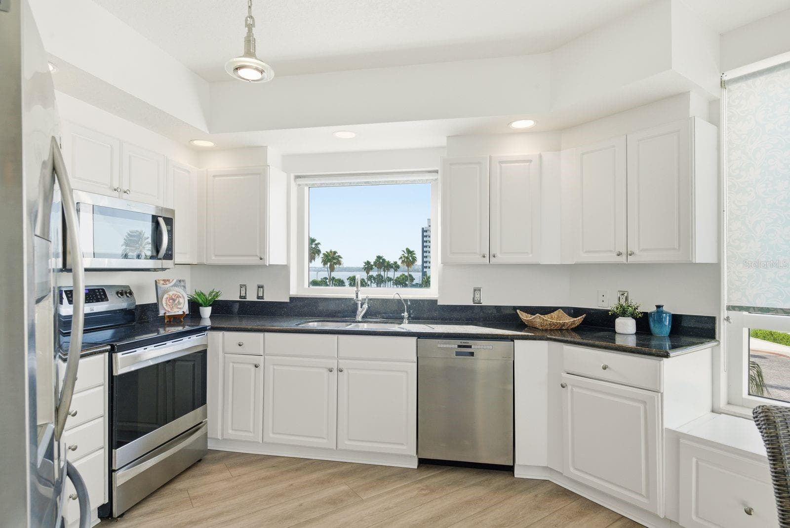 Spacious Kitchen - 1170 SE GULF BLVD #305, CLEARWATER BEACH