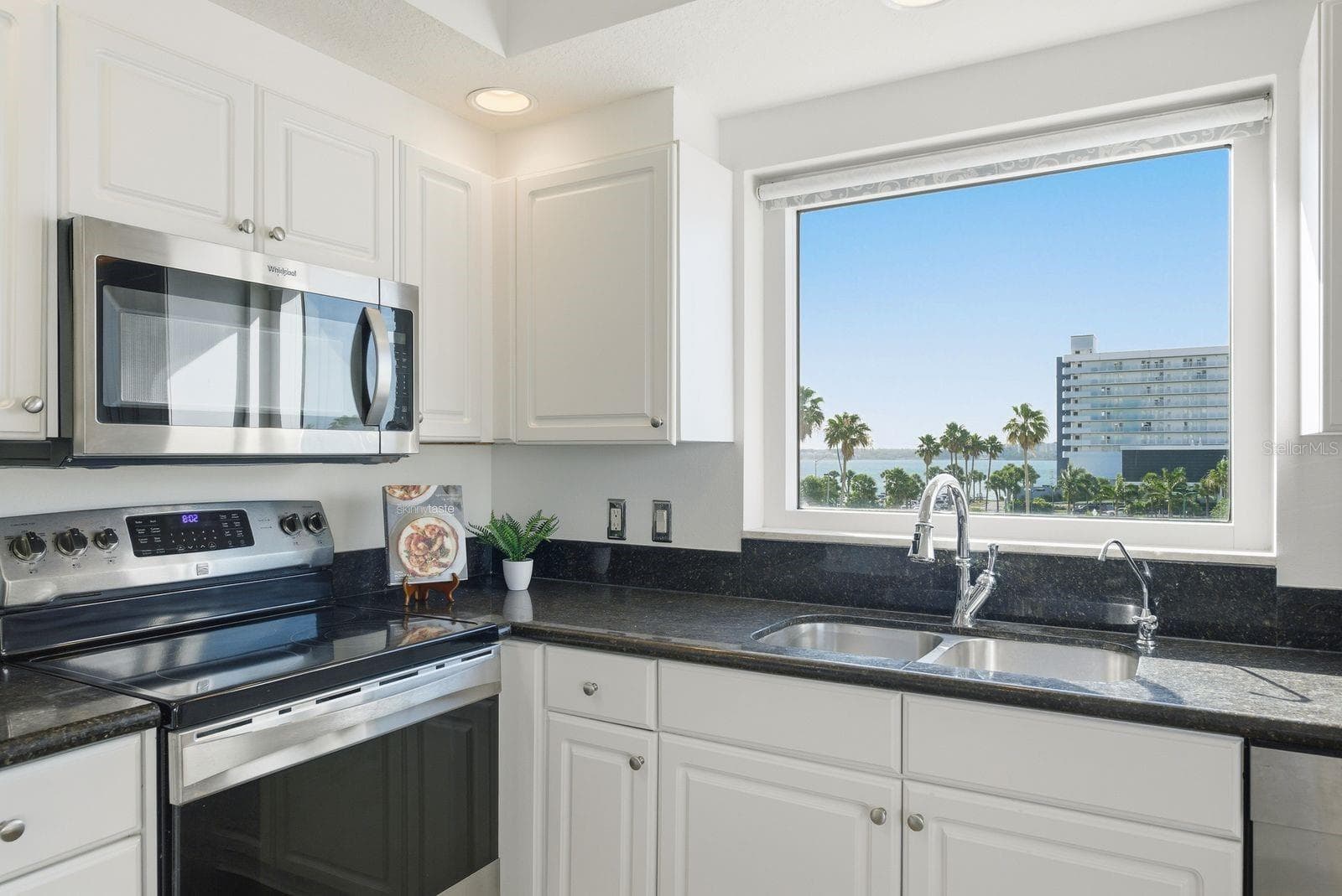 Spacious Kitchen - 1170 SE GULF BLVD #305, CLEARWATER BEACH