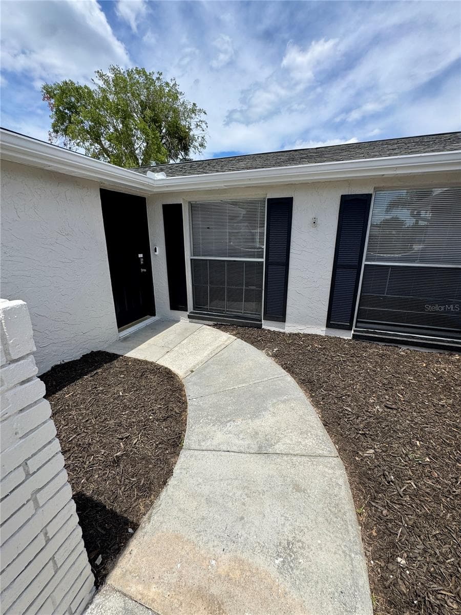 Single Family Residence at 6135 SEABREEZE DR, PORT RICHEY, photo 2 of 19