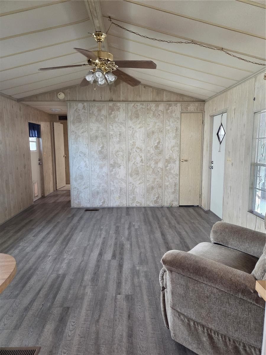 Manufactured Home at 8828 KANAWHA RD, RIVERVIEW, photo 10 of 13