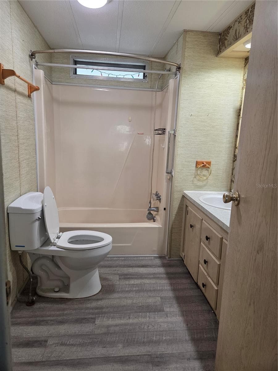 Manufactured Home at 8828 KANAWHA RD, RIVERVIEW, photo 12 of 13