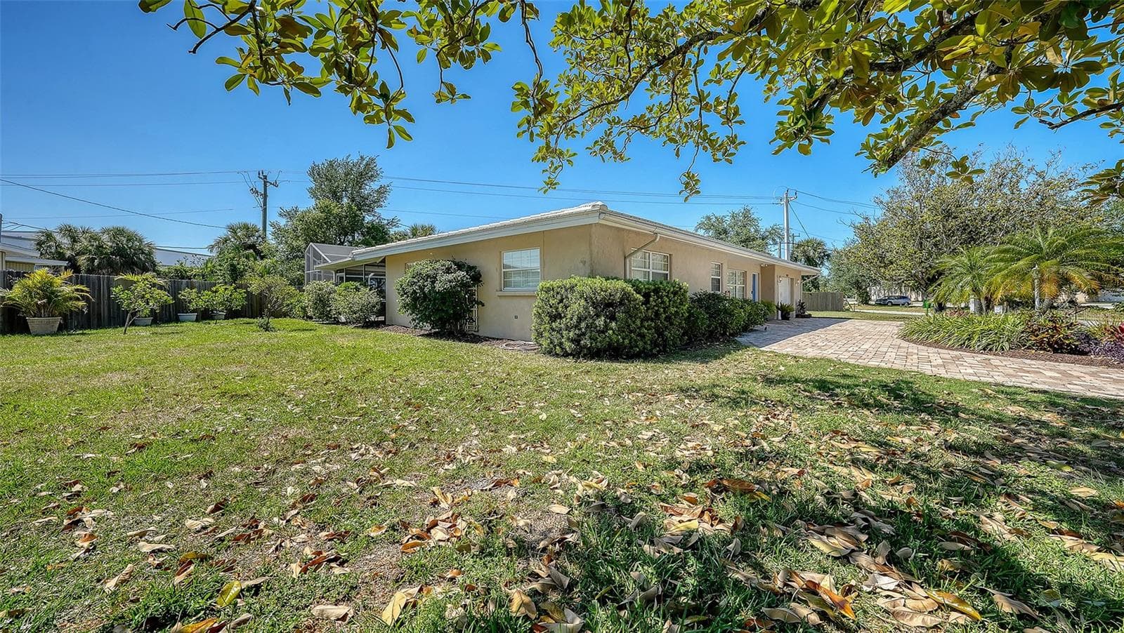 Single Family Residence at 3537 S SCHOOL AVE, SARASOTA, photo 7 of 68