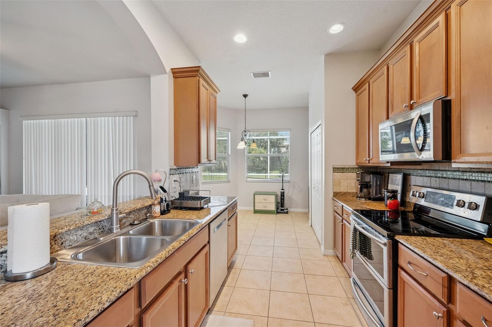 Single Family Residence at 4641 ROLLING GREEN DR, WESLEY CHAPEL, photo 16 of 45