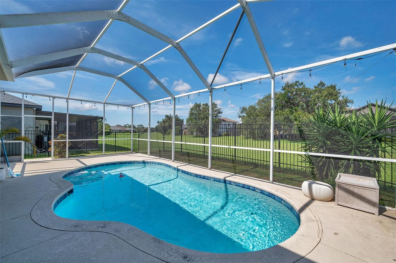 Single Family Residence at 4641 ROLLING GREEN DR, WESLEY CHAPEL, photo 2 of 45