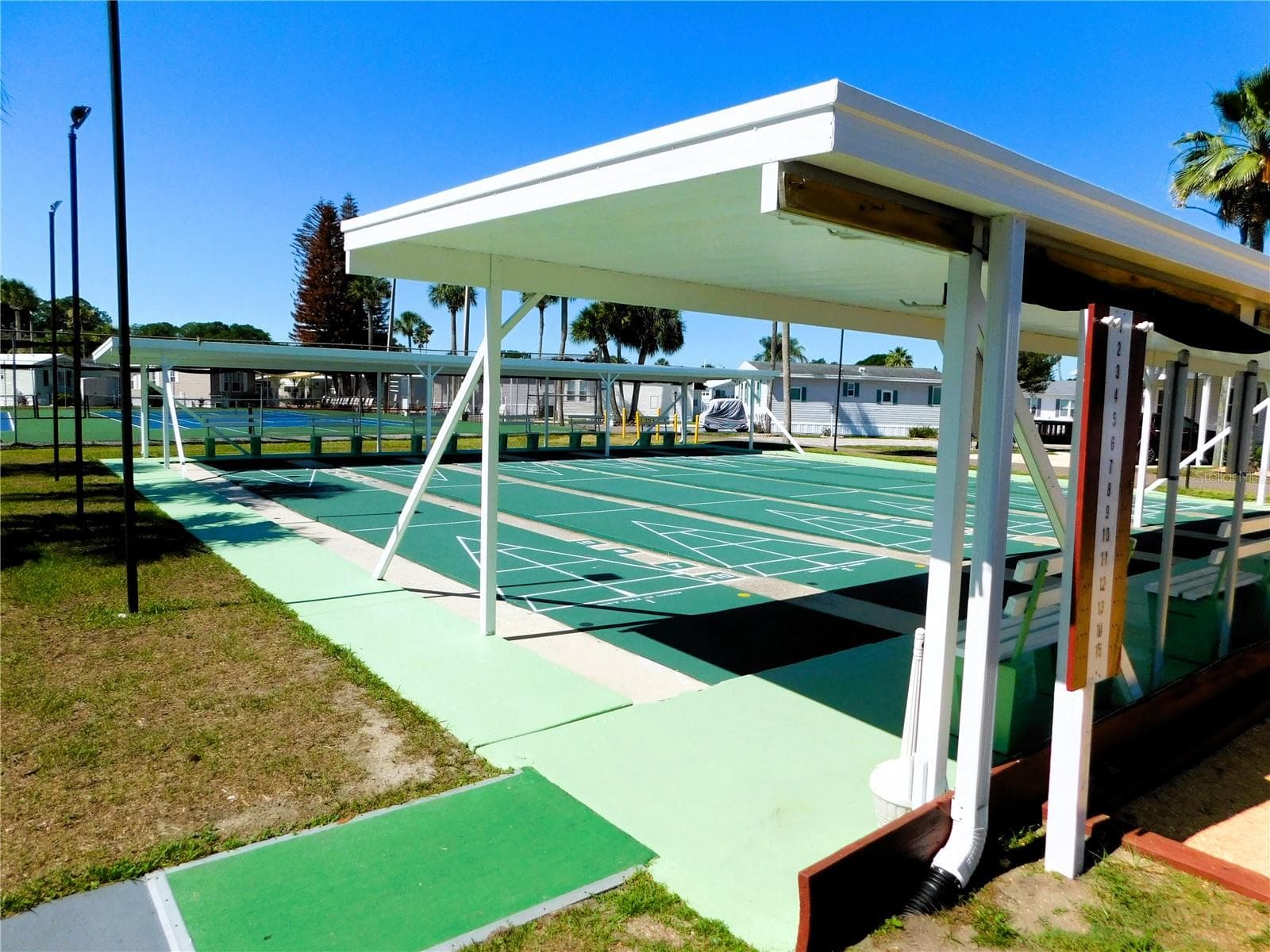Shuffle area within the community. - 9000 US HIGHWAY 192 #166, CLERMONT