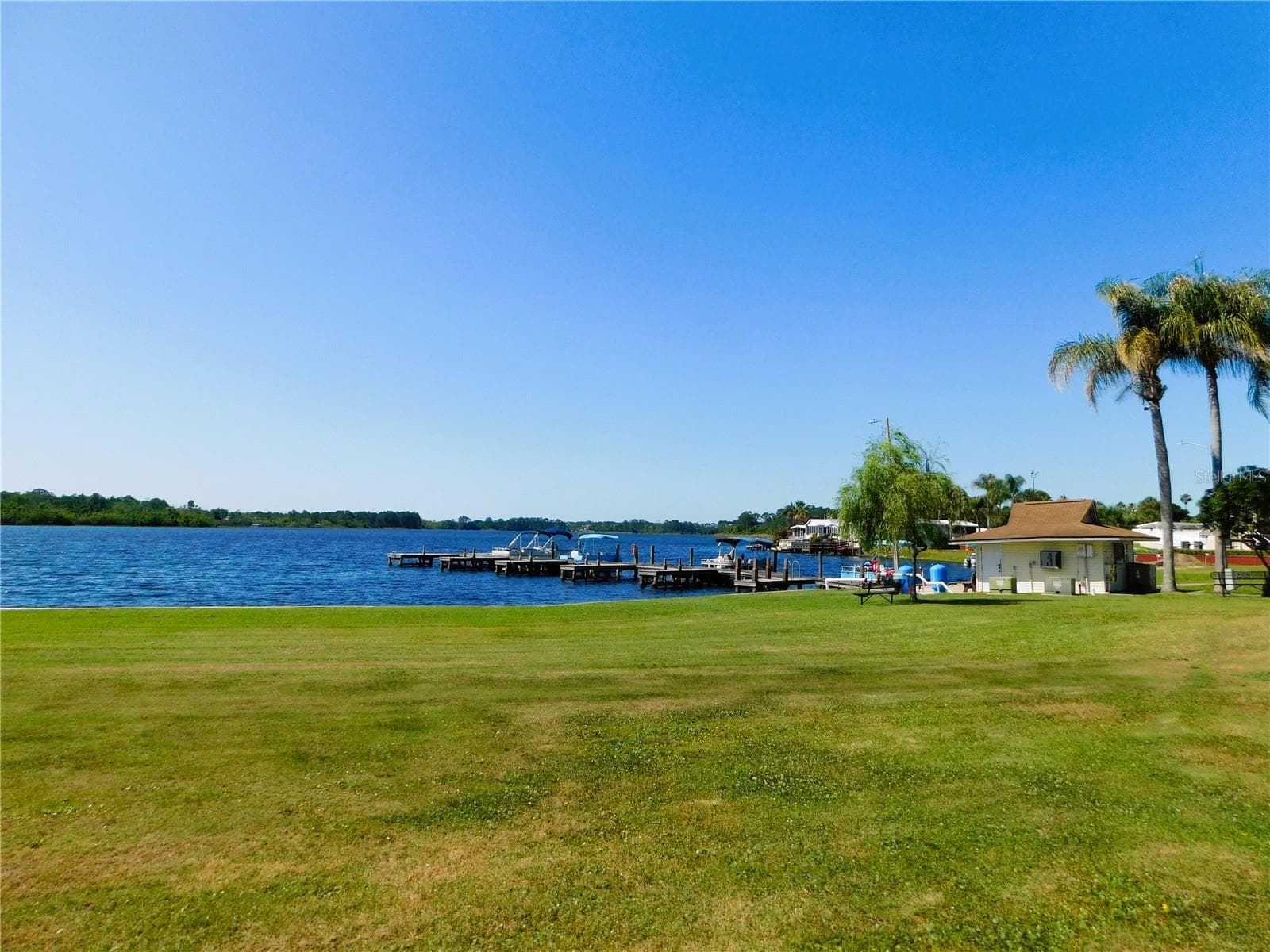 Incredible lake views through this wonderful community. - 9000 US HIGHWAY 192 #166, CLERMONT