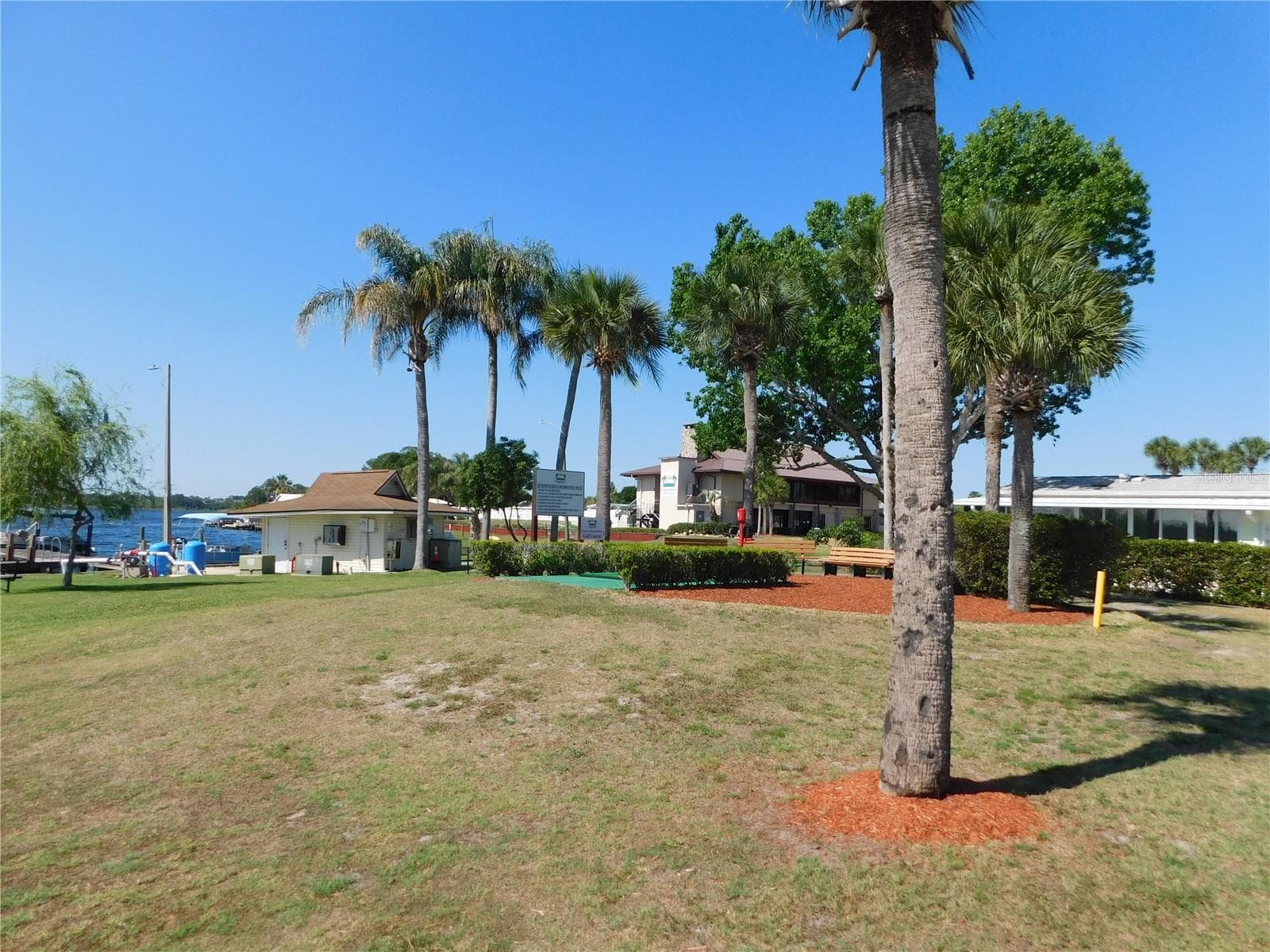 Community golf area. - 9000 US HIGHWAY 192 #166, CLERMONT