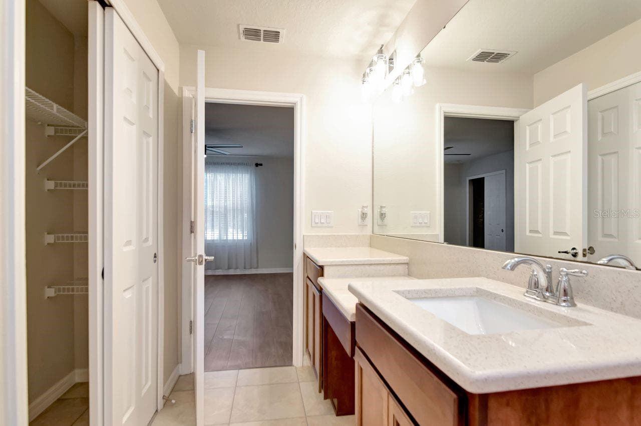 Townhouse at 5368 SYLVESTER LOOP, TAMPA, photo 36 of 56