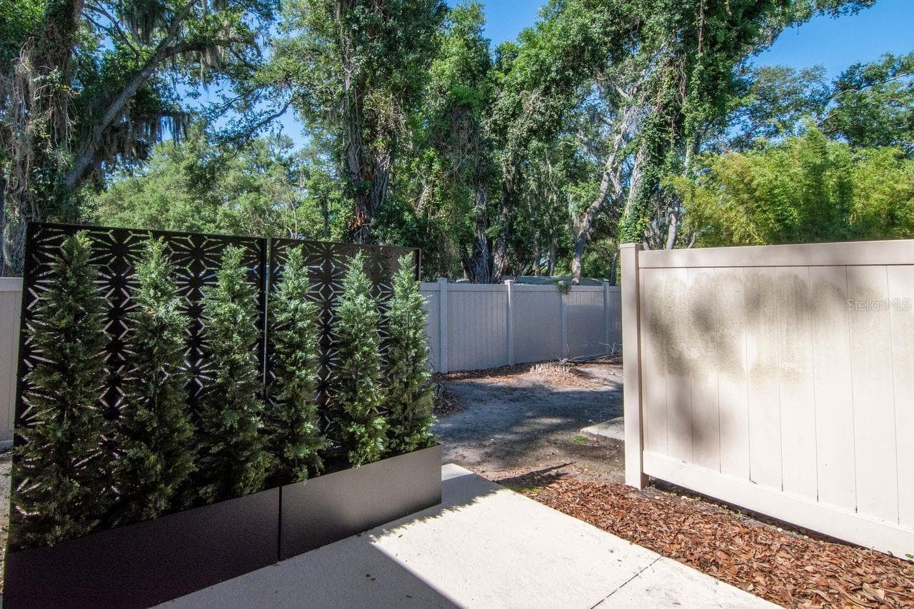 Townhouse at 5368 SYLVESTER LOOP, TAMPA, photo 48 of 56