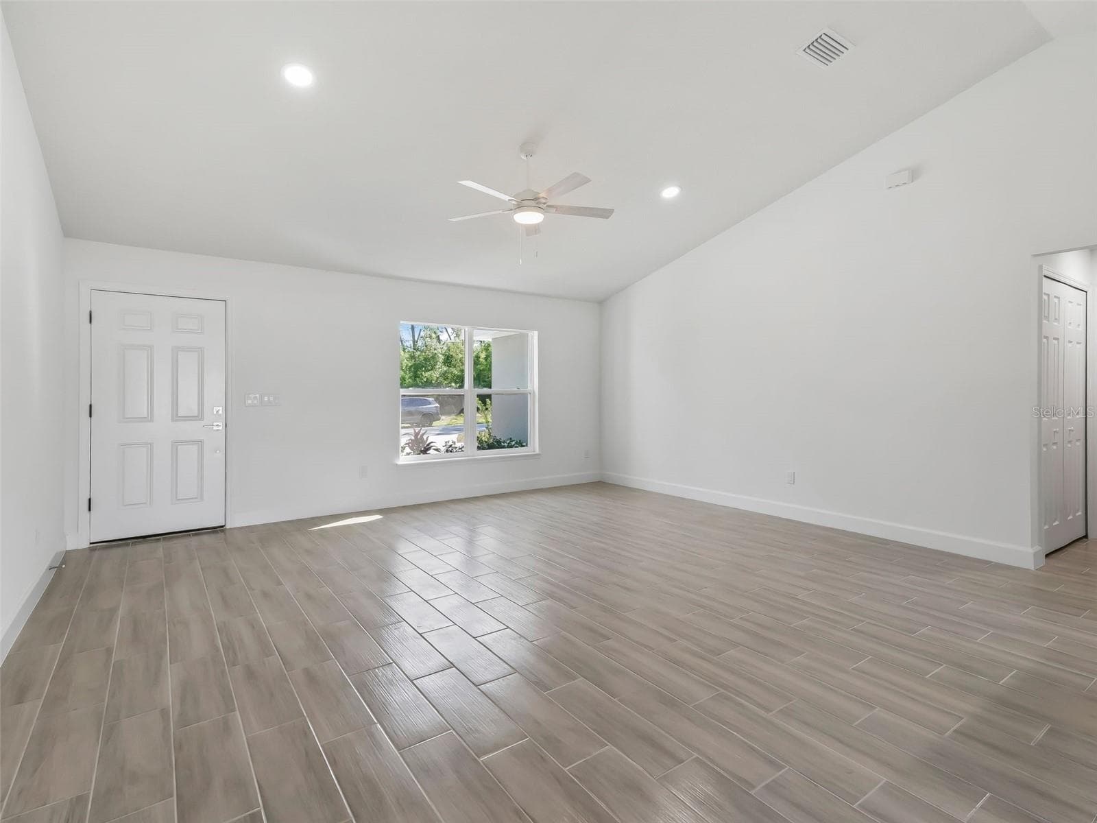Single Family Residence at 4994 SW 166TH LOOP, OCALA, photo 14 of 40