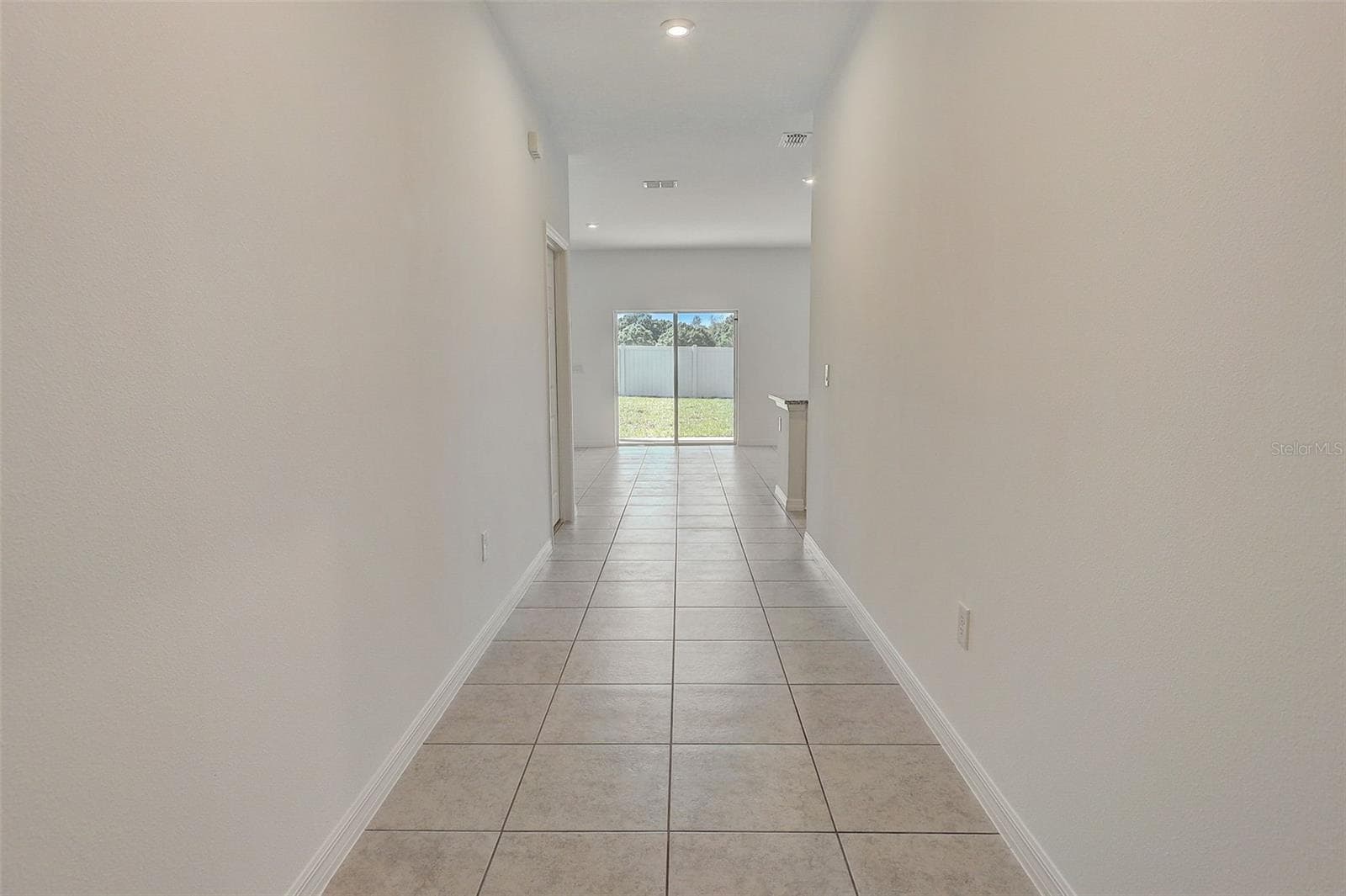 Single Family Residence at 9221 HARRIS HAWK DR, LEESBURG, photo 2 of 30