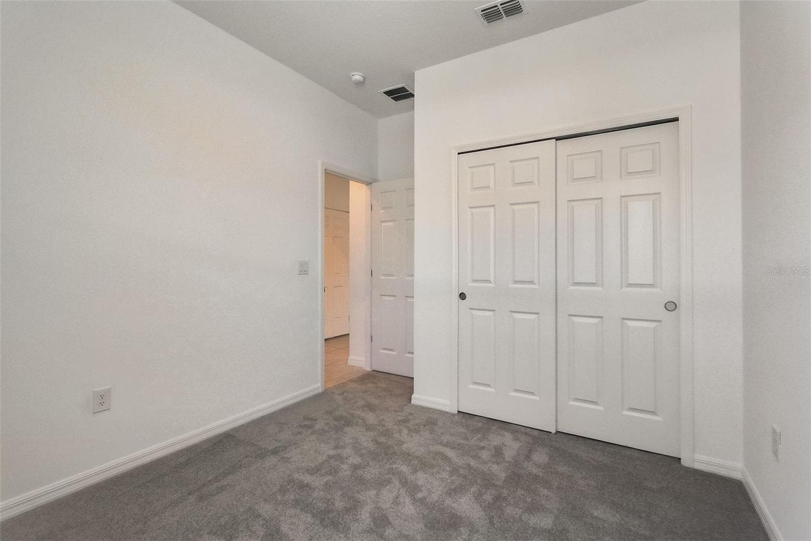 Single Family Residence at 9221 HARRIS HAWK DR, LEESBURG, photo 16 of 30