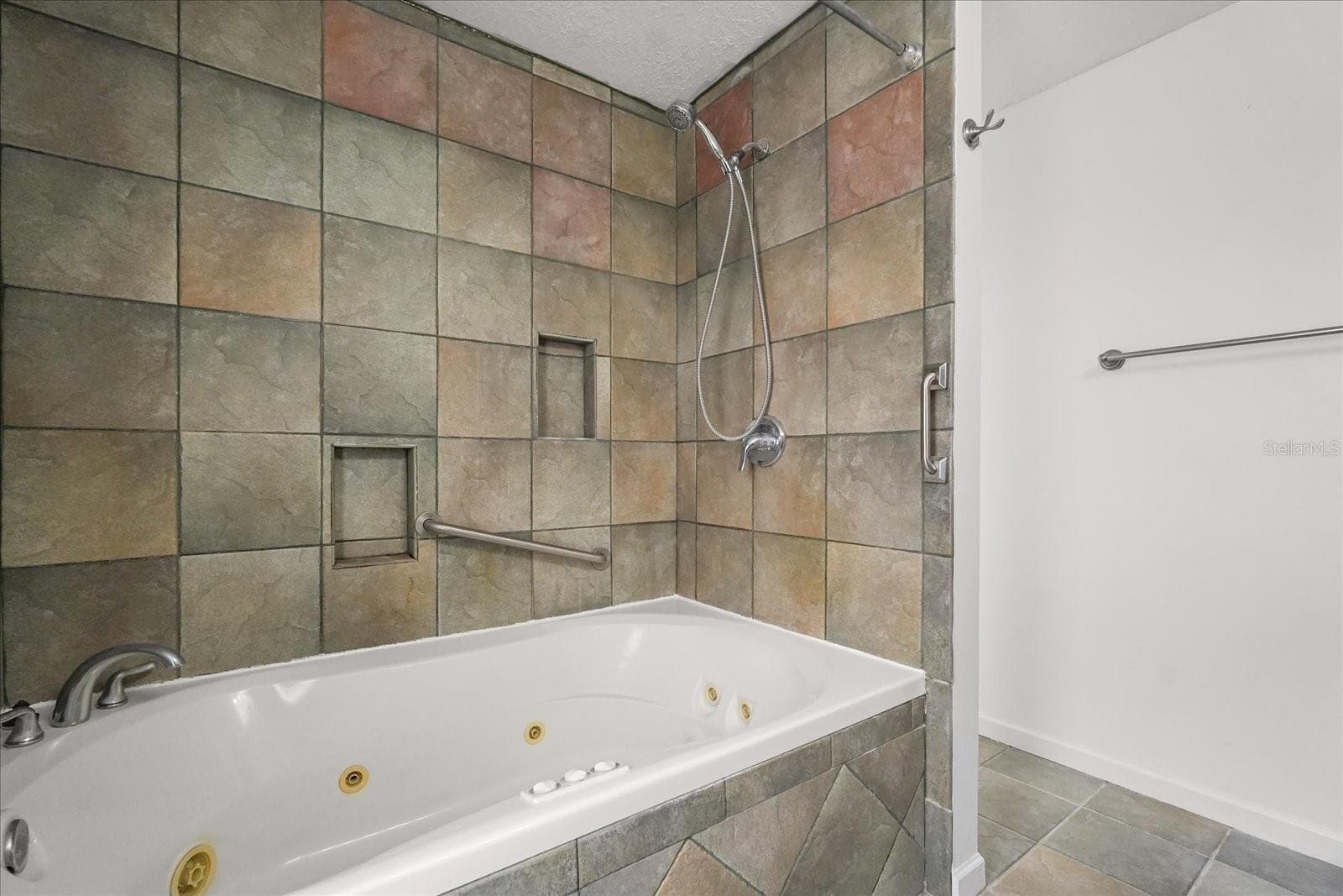 Single Family Residence at 2019 PAPRIKA DR, ORLANDO, photo 19 of 38