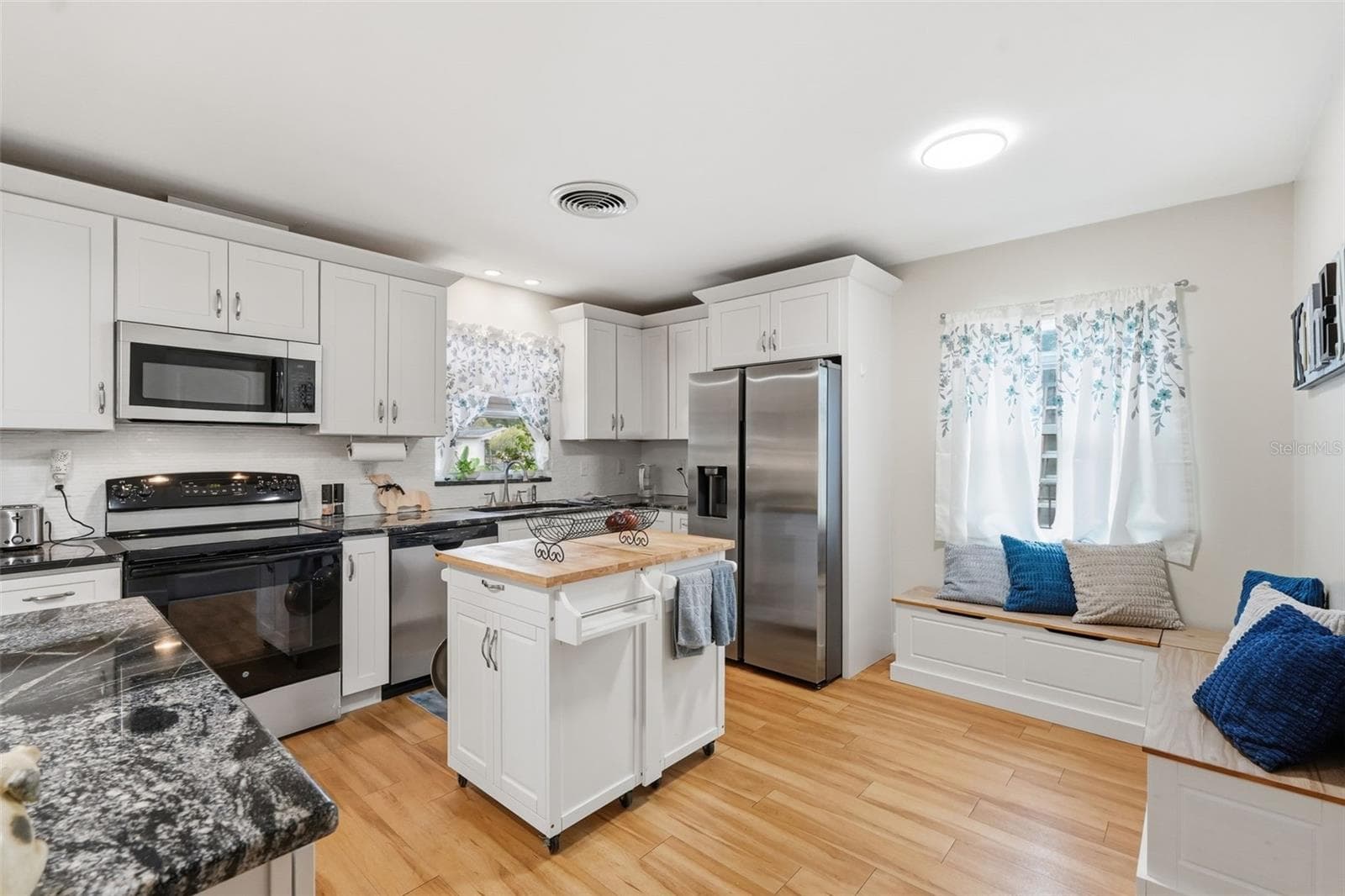 Single Family Residence at 179 E CANAL DR, PALM HARBOR, photo 13 of 36