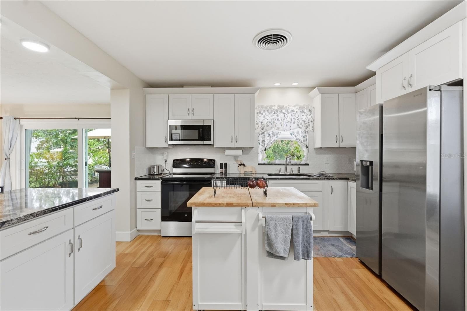 Single Family Residence at 179 E CANAL DR, PALM HARBOR, photo 15 of 36