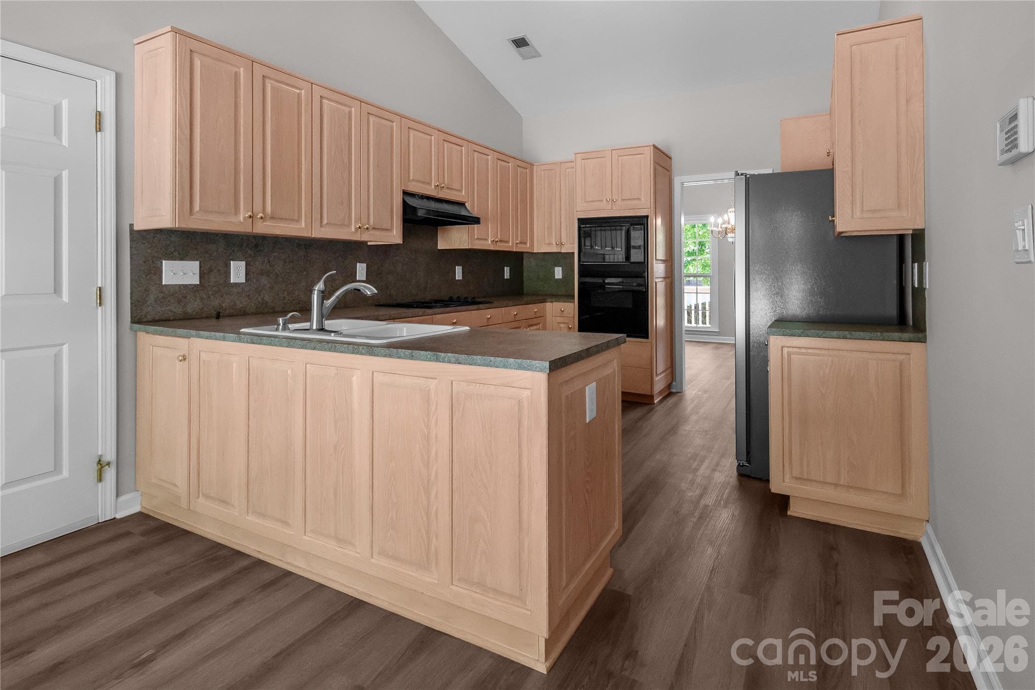 Single Family Residence at 10713 Ridge Acres Road, Charlotte, photo 10 of 43
