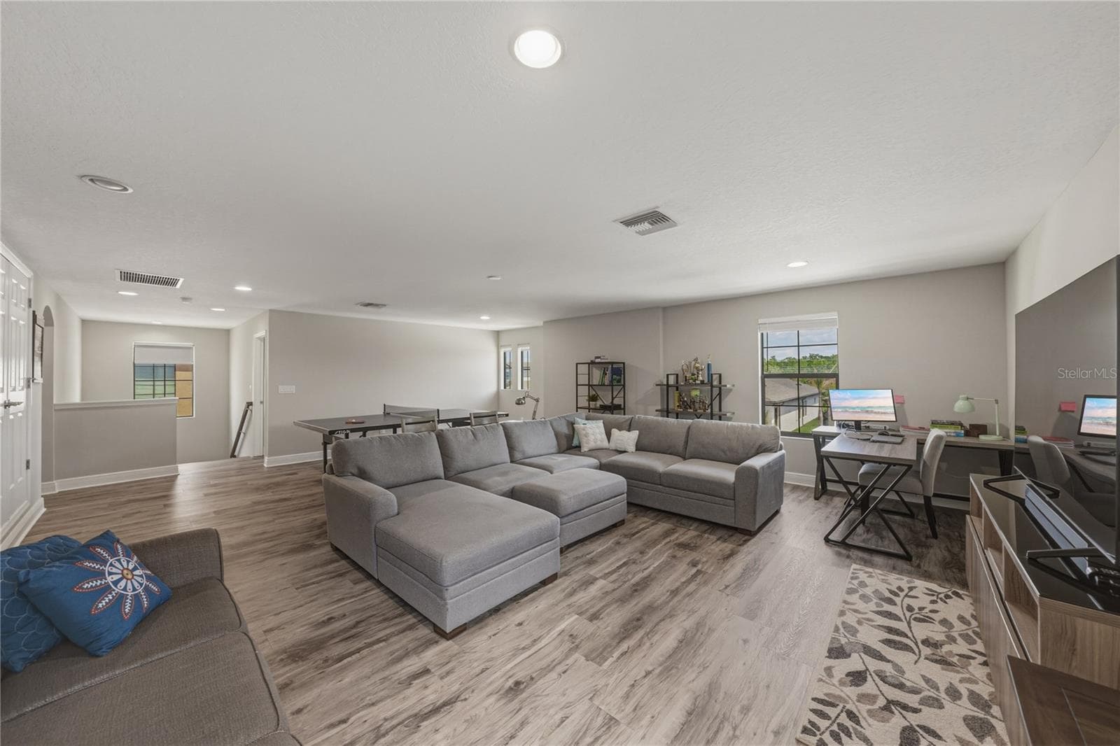 Single Family Residence at 14633 RED CASTLE AVE, LITHIA, photo 29 of 63