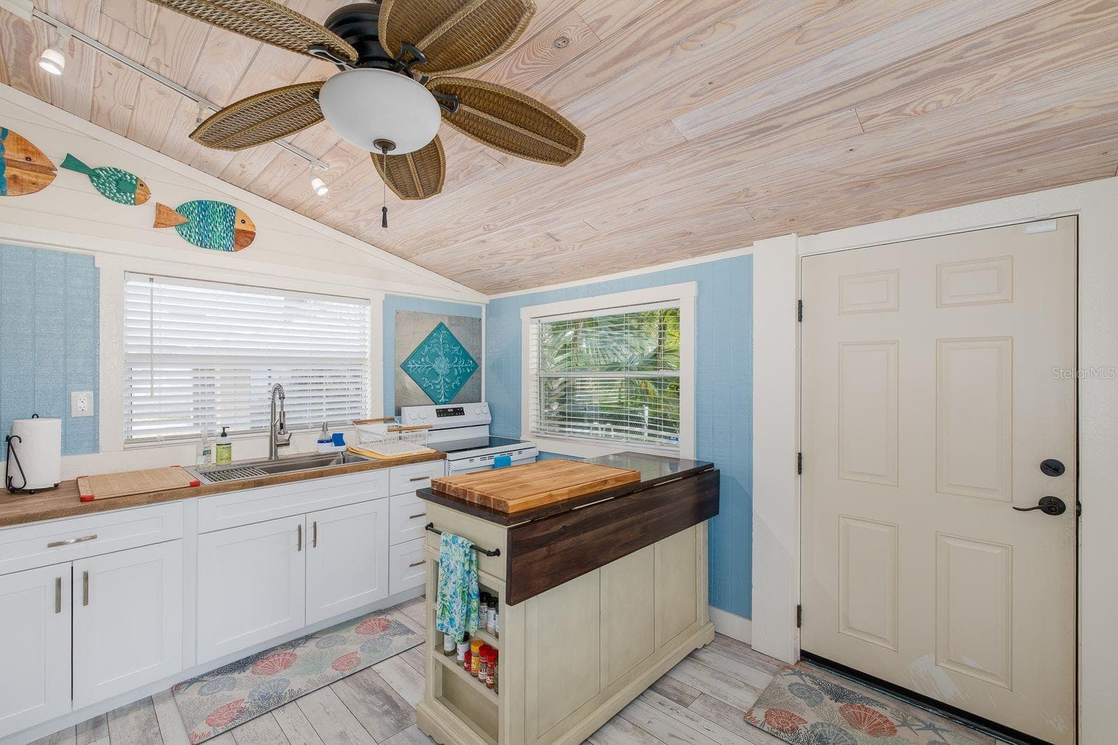 Single Family Residence at 5473 DARLENE ST, WEEKI WACHEE, photo 37 of 51