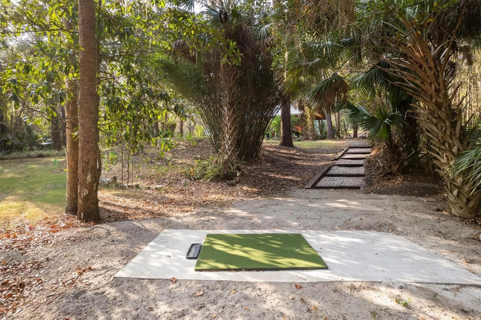 Tee Box for the "19th Hole" - 22675 NW 75TH AVENUE RD, MICANOPY