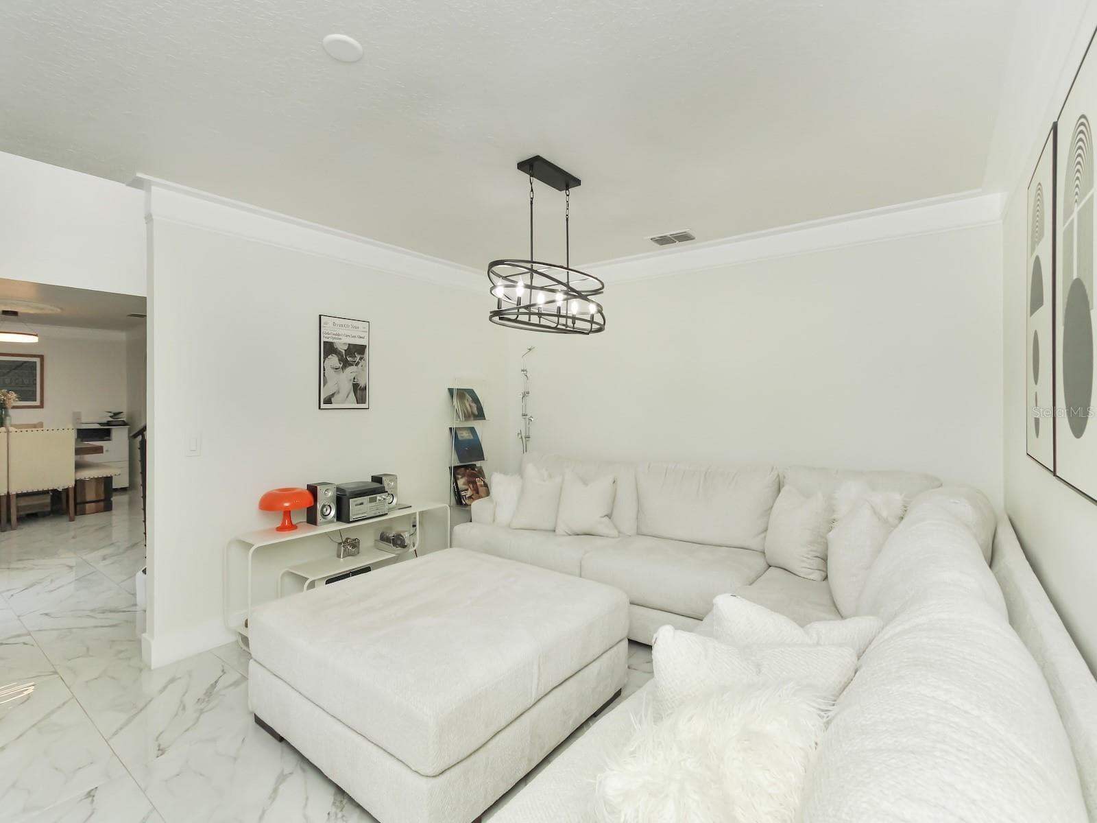 cozy to snuggle or just sit and listen to music. - 7561 LAKE ANDREA CIR, MOUNT DORA