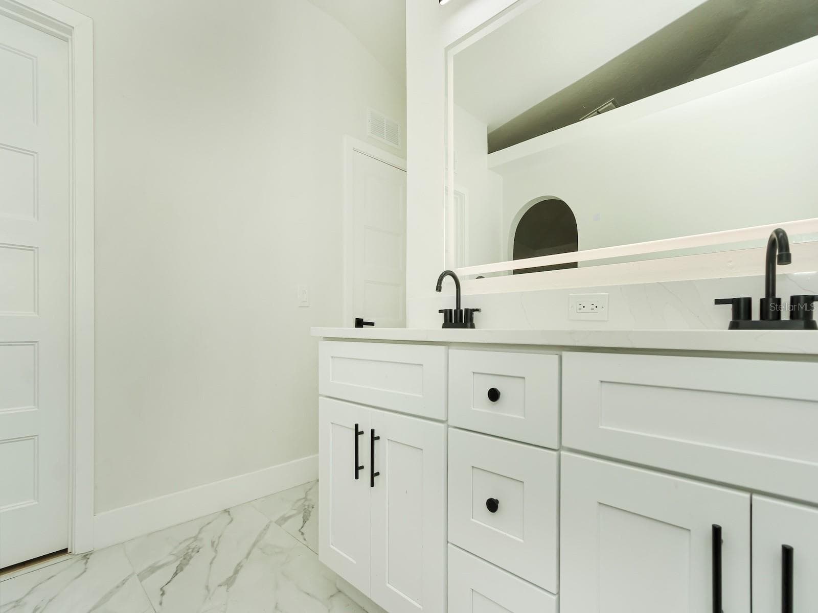 Master bathroom - 7561 LAKE ANDREA CIR, MOUNT DORA