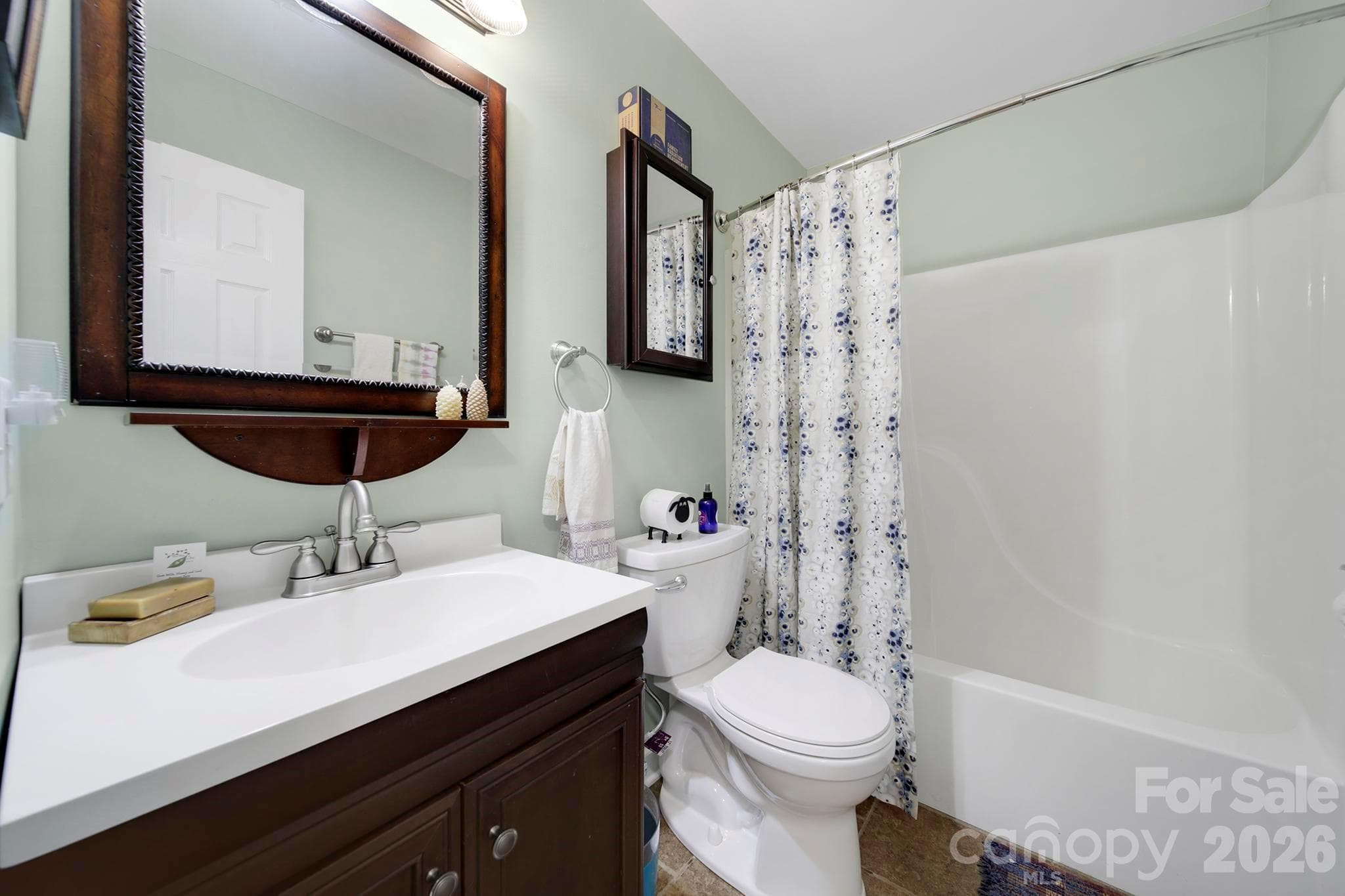 2nd full bath on main - Clover