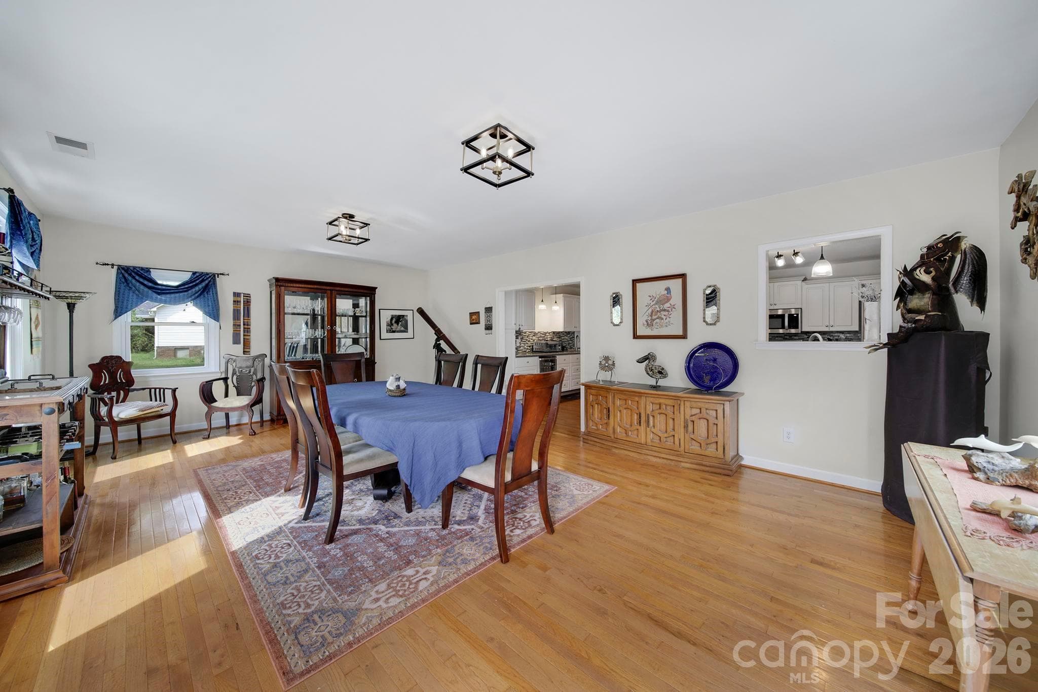 Dining Room / Sunroom - Clover