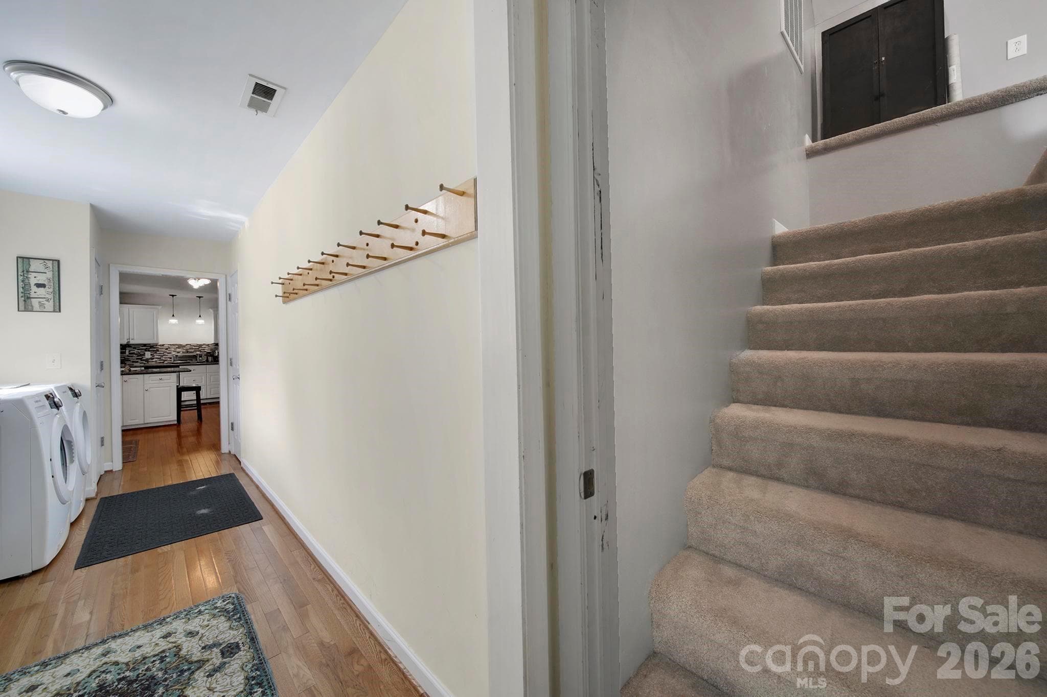 2nd staircase to 4th bedroom - Clover