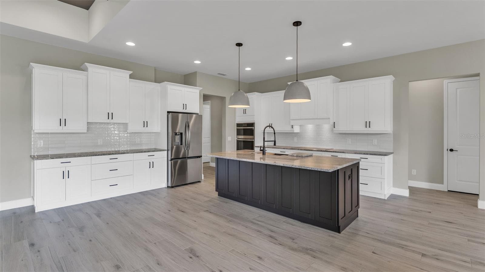 Single Family Residence at 6827 LAKELAND HIGHLANDS RD, LAKELAND, photo 10 of 62
