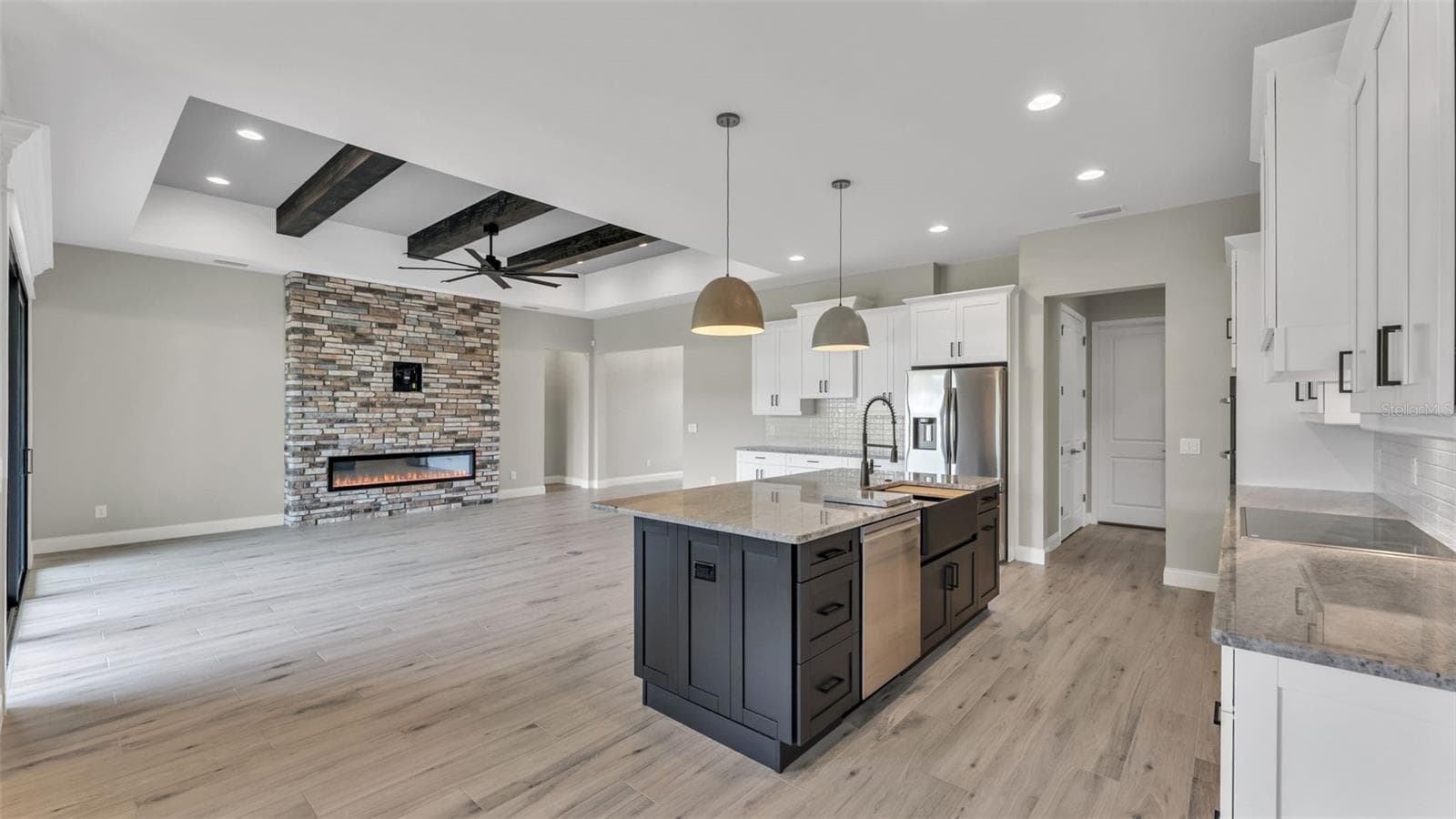 Single Family Residence at 6827 LAKELAND HIGHLANDS RD, LAKELAND, photo 14 of 62