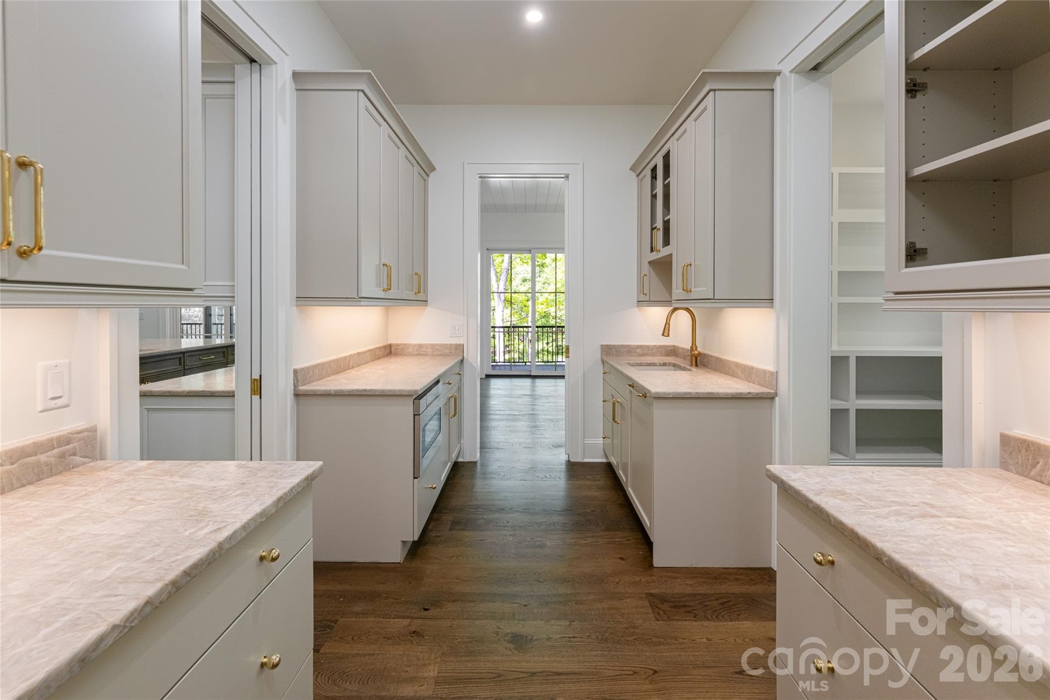 Scullery - Hendersonville