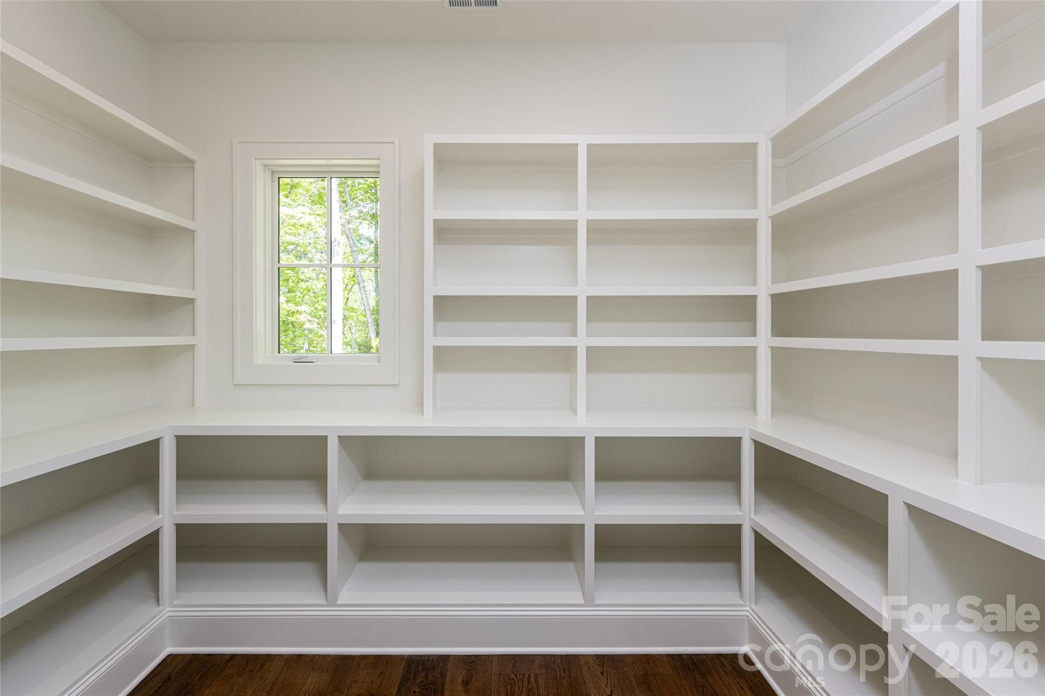 Walk-in Pantry - 99 Little Cherokee Ridge, Hendersonville