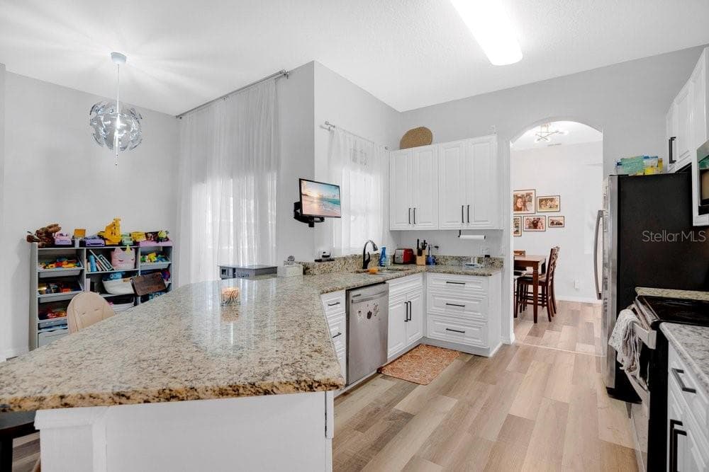 Single Family Residence at 213 BRUSHCREEK DR, SANFORD, photo 8 of 17