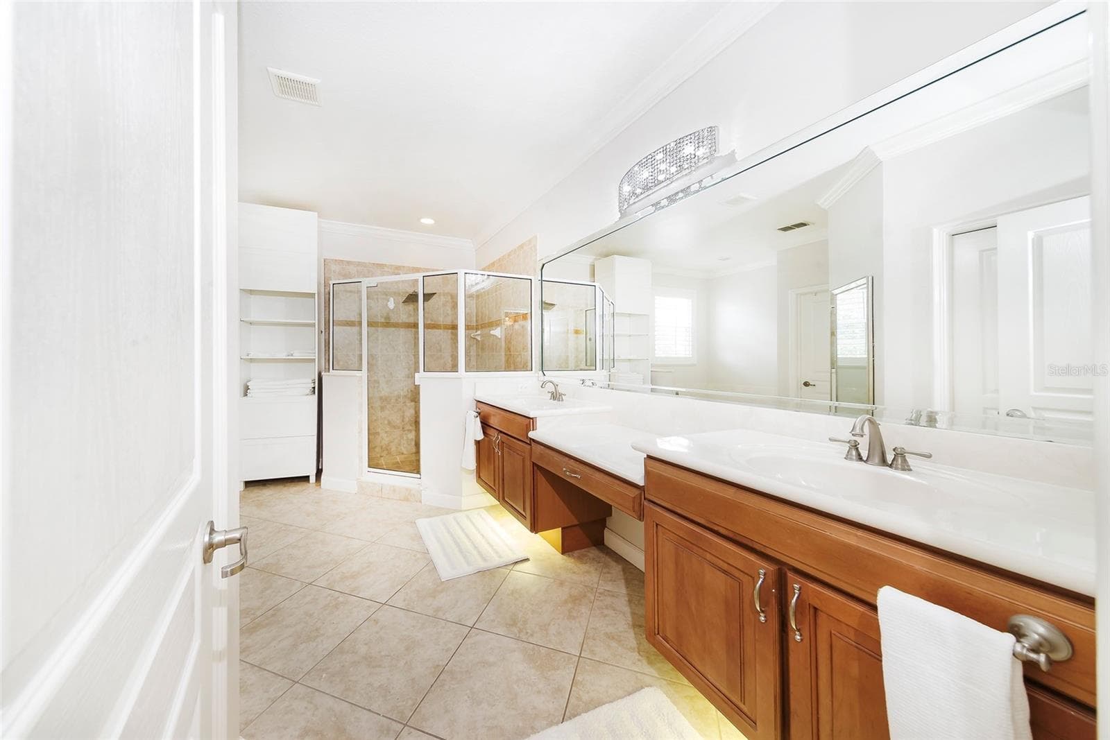 Master Bathroom - double sink - under cabinet lighting - 1397 LATTIMORE DR, CLERMONT