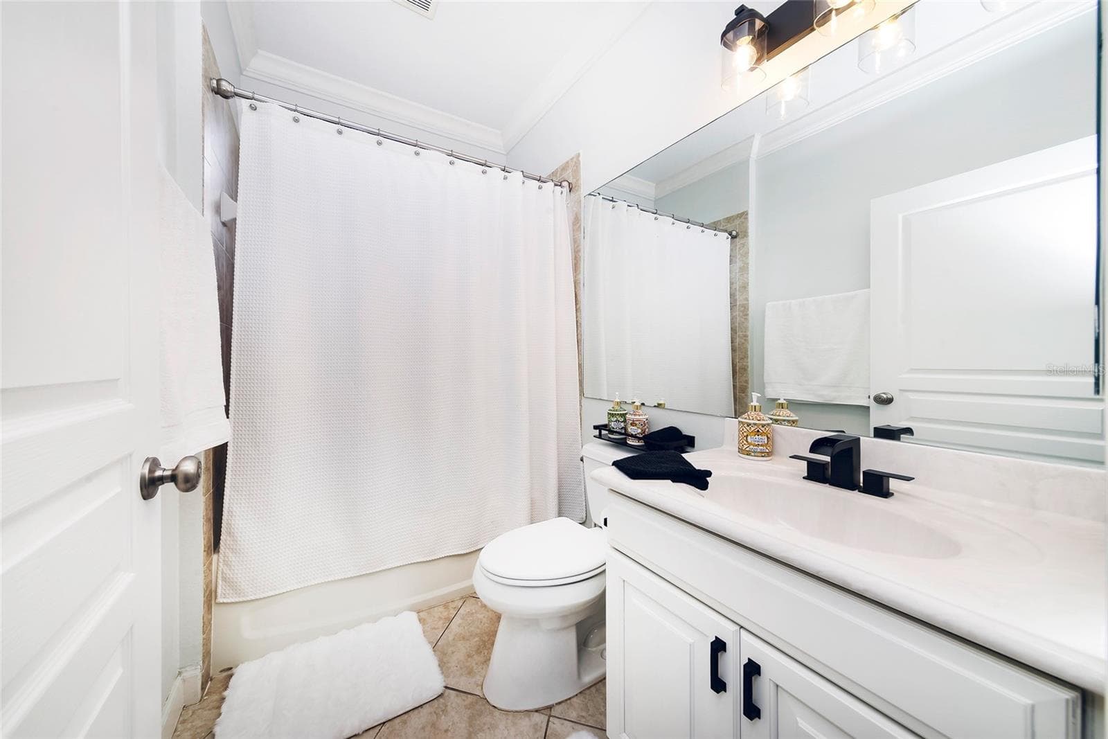 Bathroom 2 - upper level - 1397 LATTIMORE DR, CLERMONT