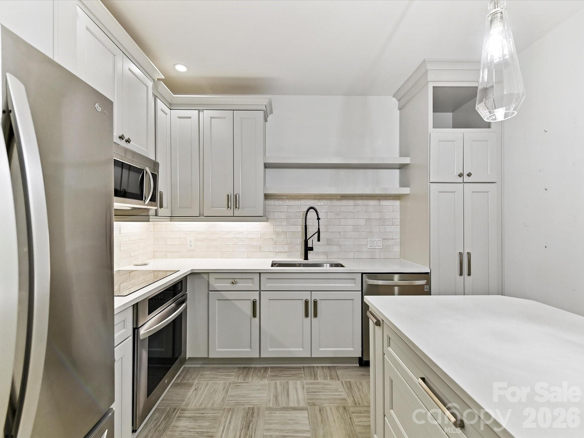 Condominium at Charlotte, photo 4 of 32