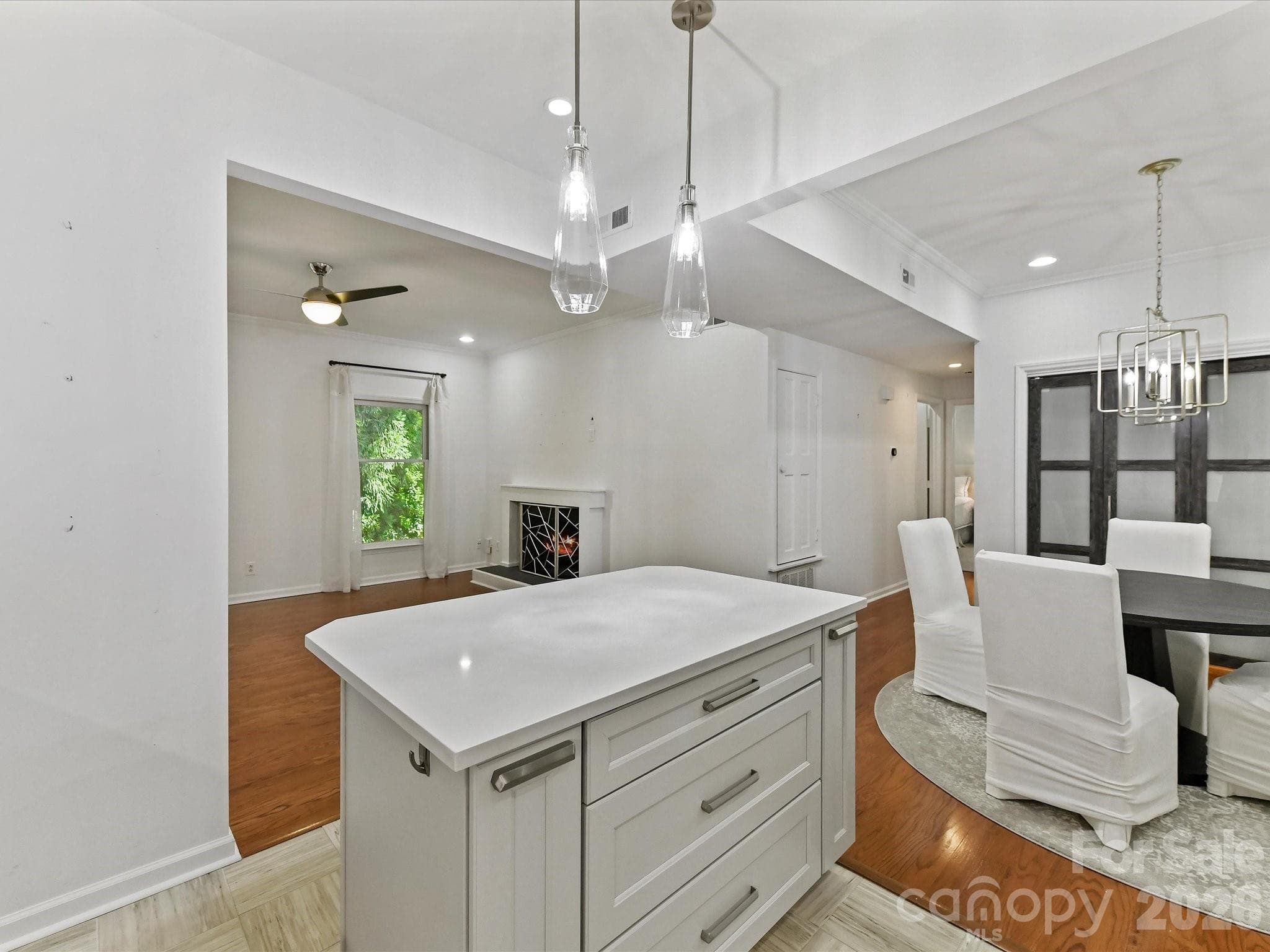 Condominium at Charlotte, photo 6 of 32