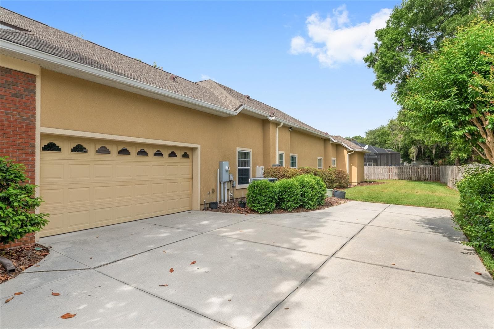 Ample parking - 1446 SW 87TH ST, GAINESVILLE