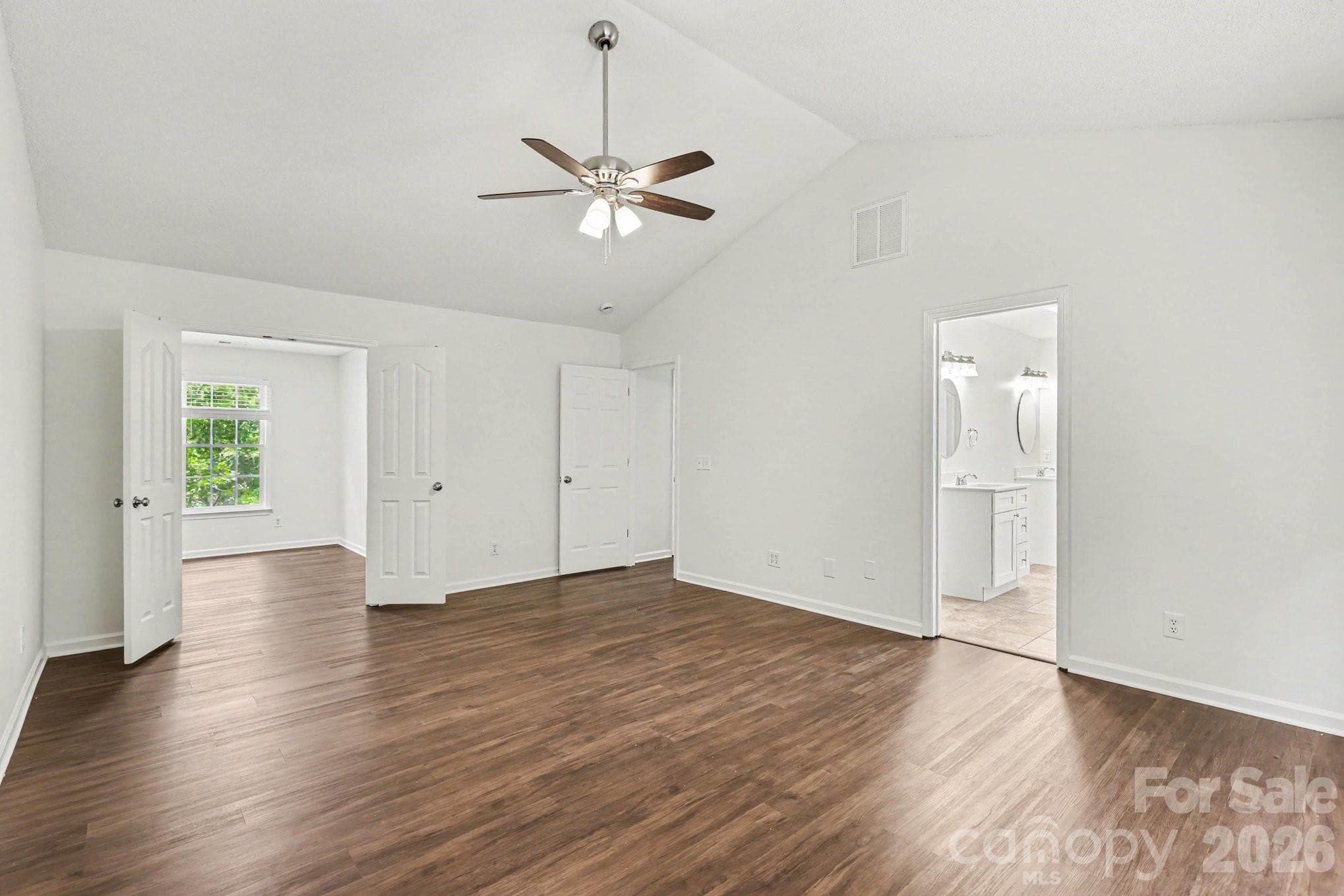 Single Family Residence at 5802 Swanston Drive, Charlotte, photo 10 of 18