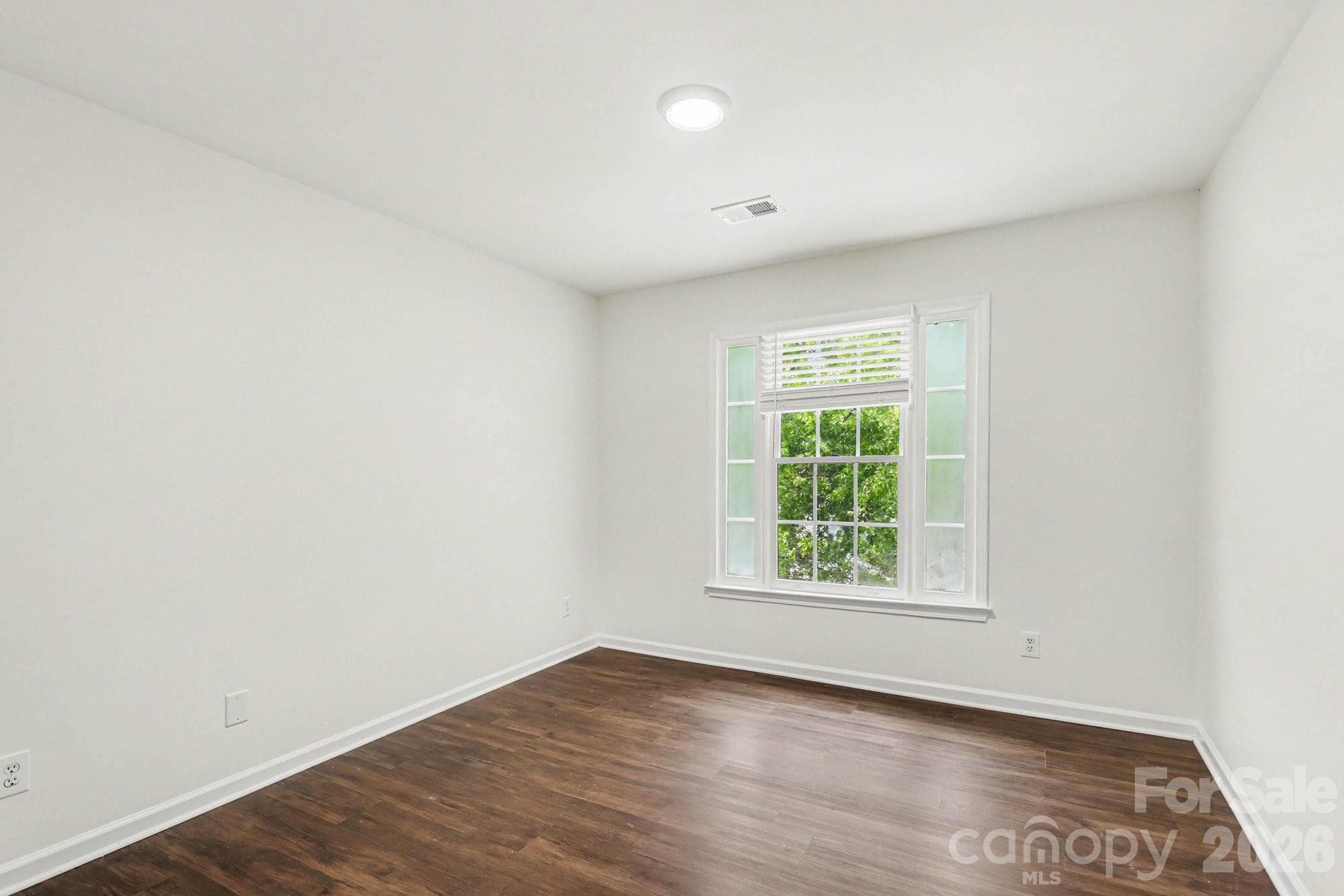 Single Family Residence at 5802 Swanston Drive, Charlotte, photo 11 of 18