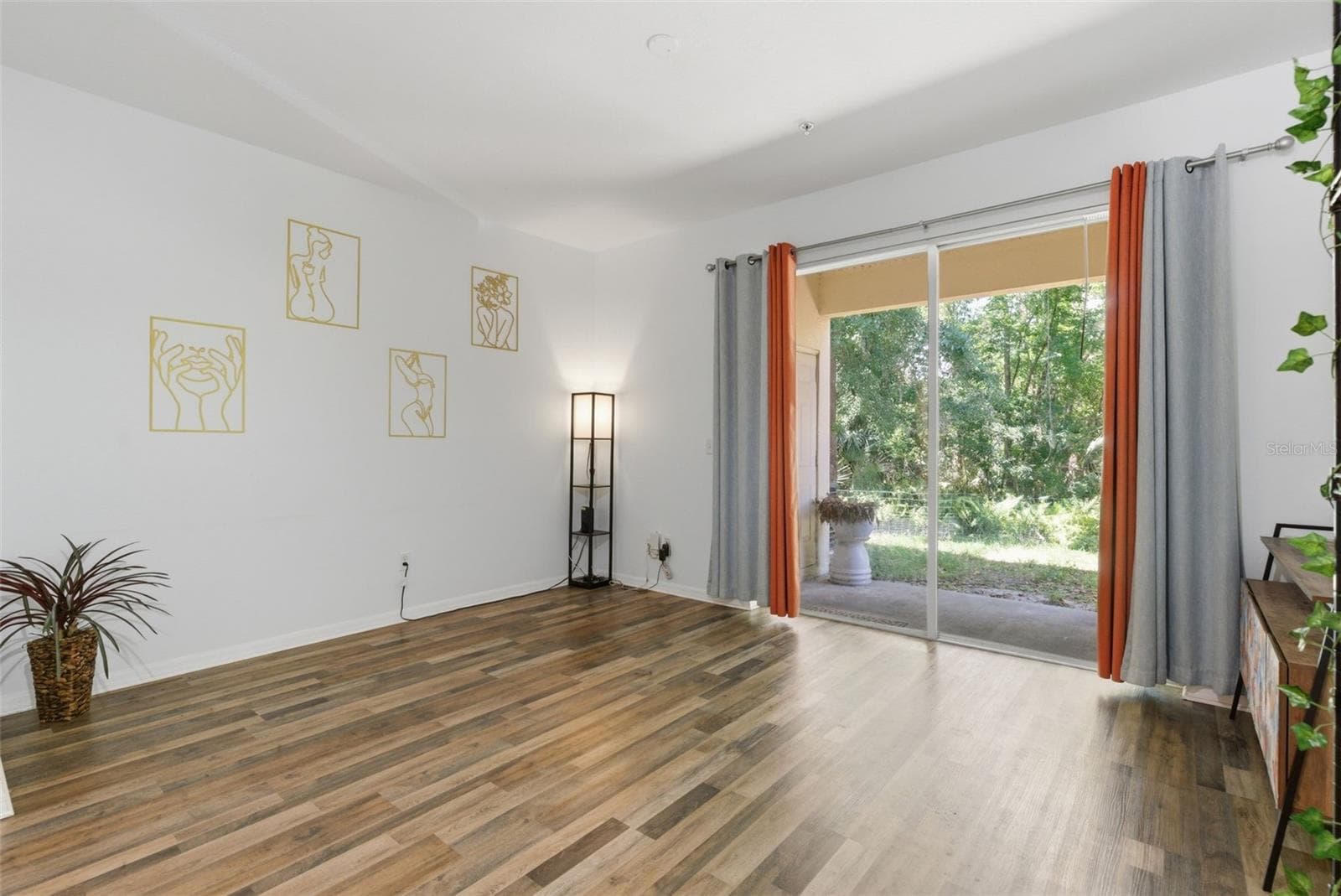 Townhouse at 2049 FIESTA RIDGE CT, TAMPA, photo 11 of 39