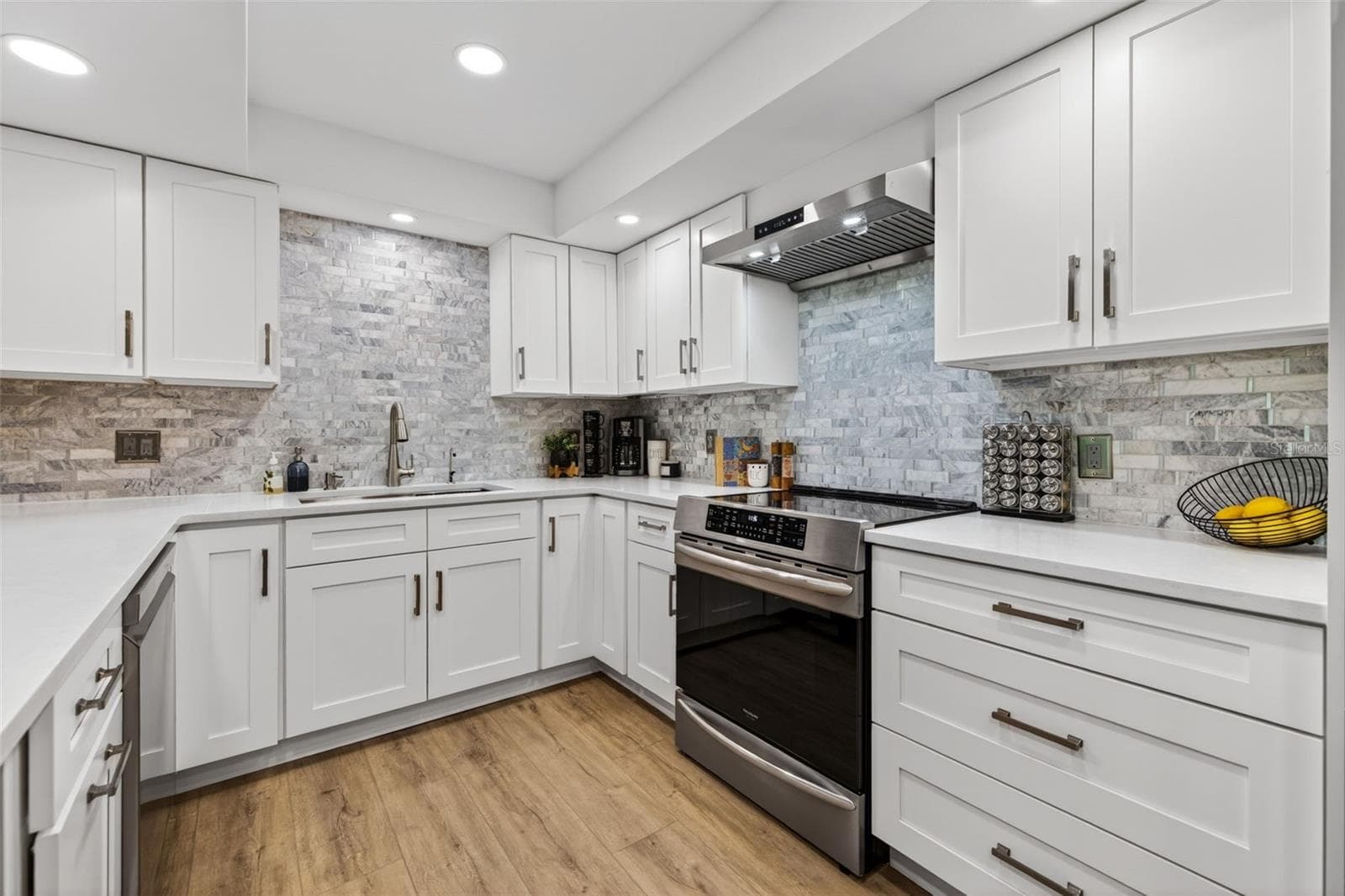 Kitchen - 100 OAKMONT LN #107 & 108, BELLEAIR