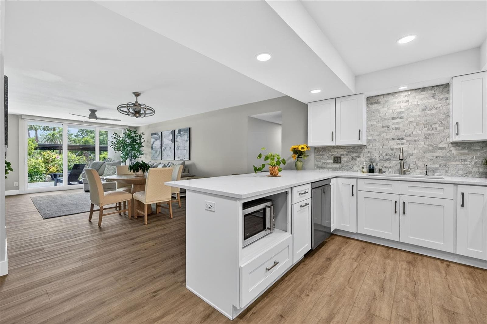Kitchen - 100 OAKMONT LN #107 & 108, BELLEAIR