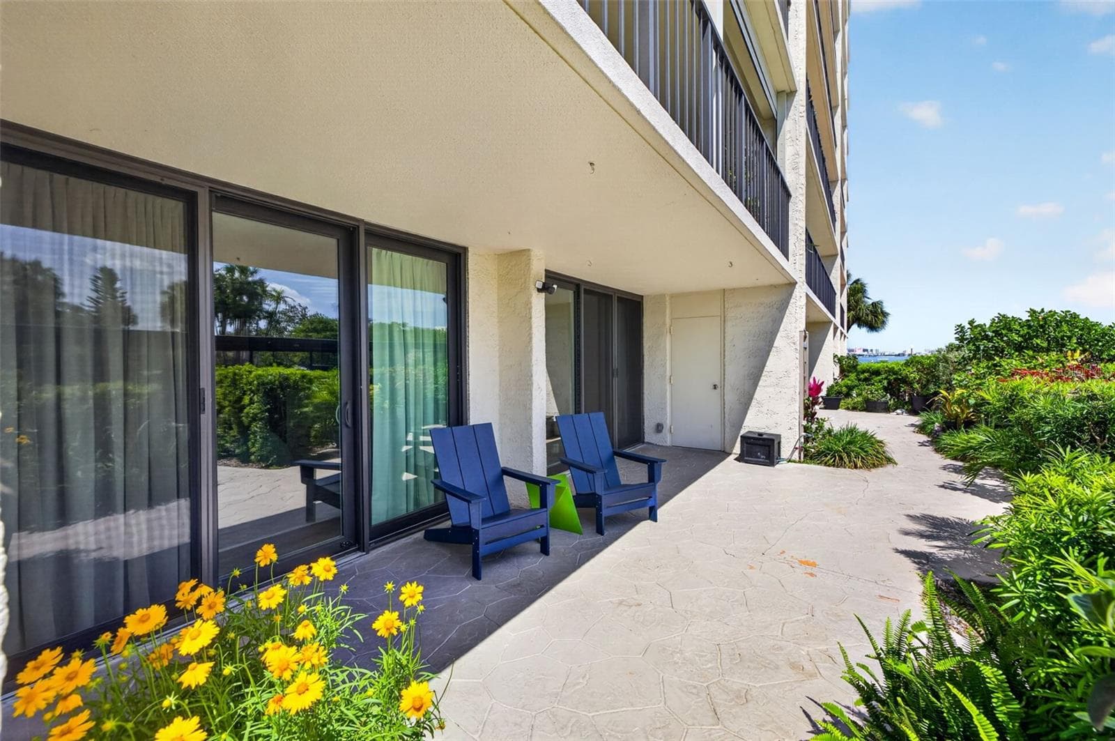 Patio - 100 OAKMONT LN #107 & 108, BELLEAIR