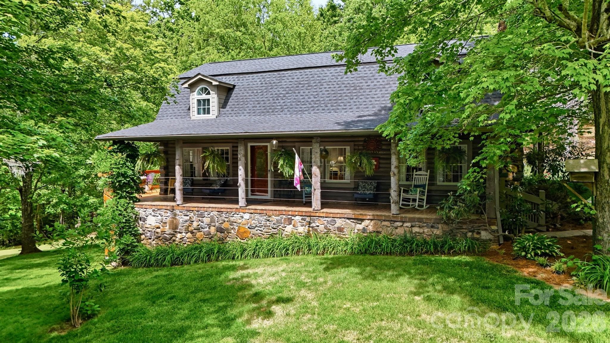 Single Family Residence at Lenoir, photo 2 of 45