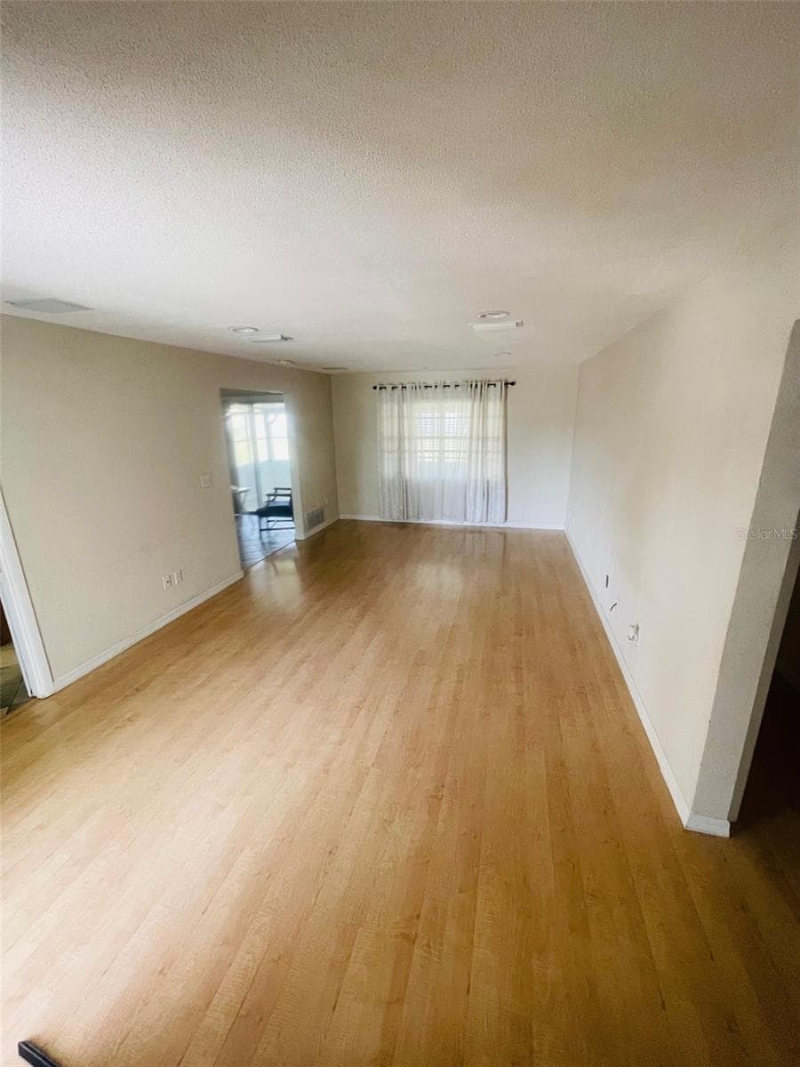 Livingroom - 999 ELEANOR AVE, DELTONA