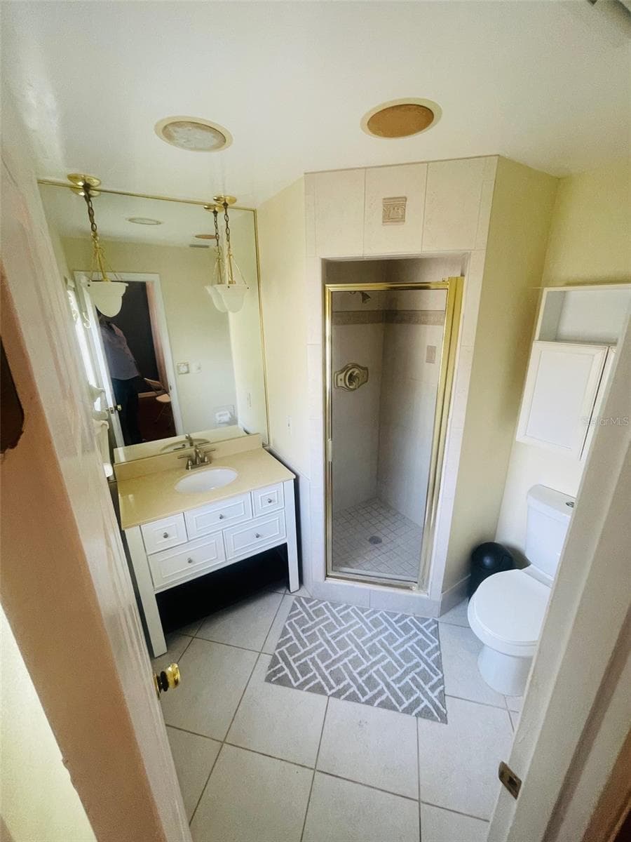 Master Bathroom - 999 ELEANOR AVE, DELTONA